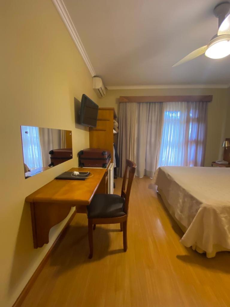 Queen Room - Disability Access photo 2