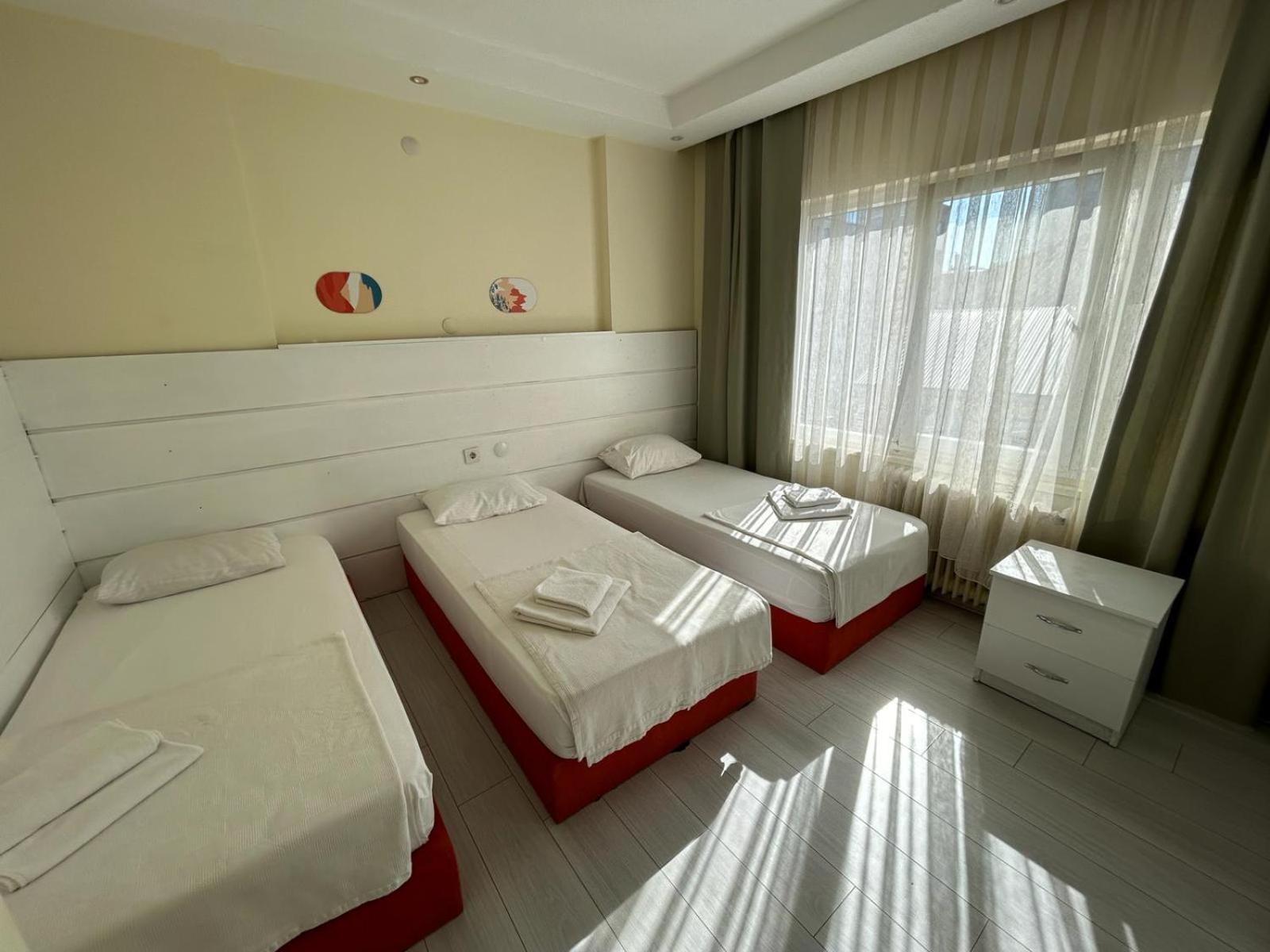 Standard Triple Room photo 2