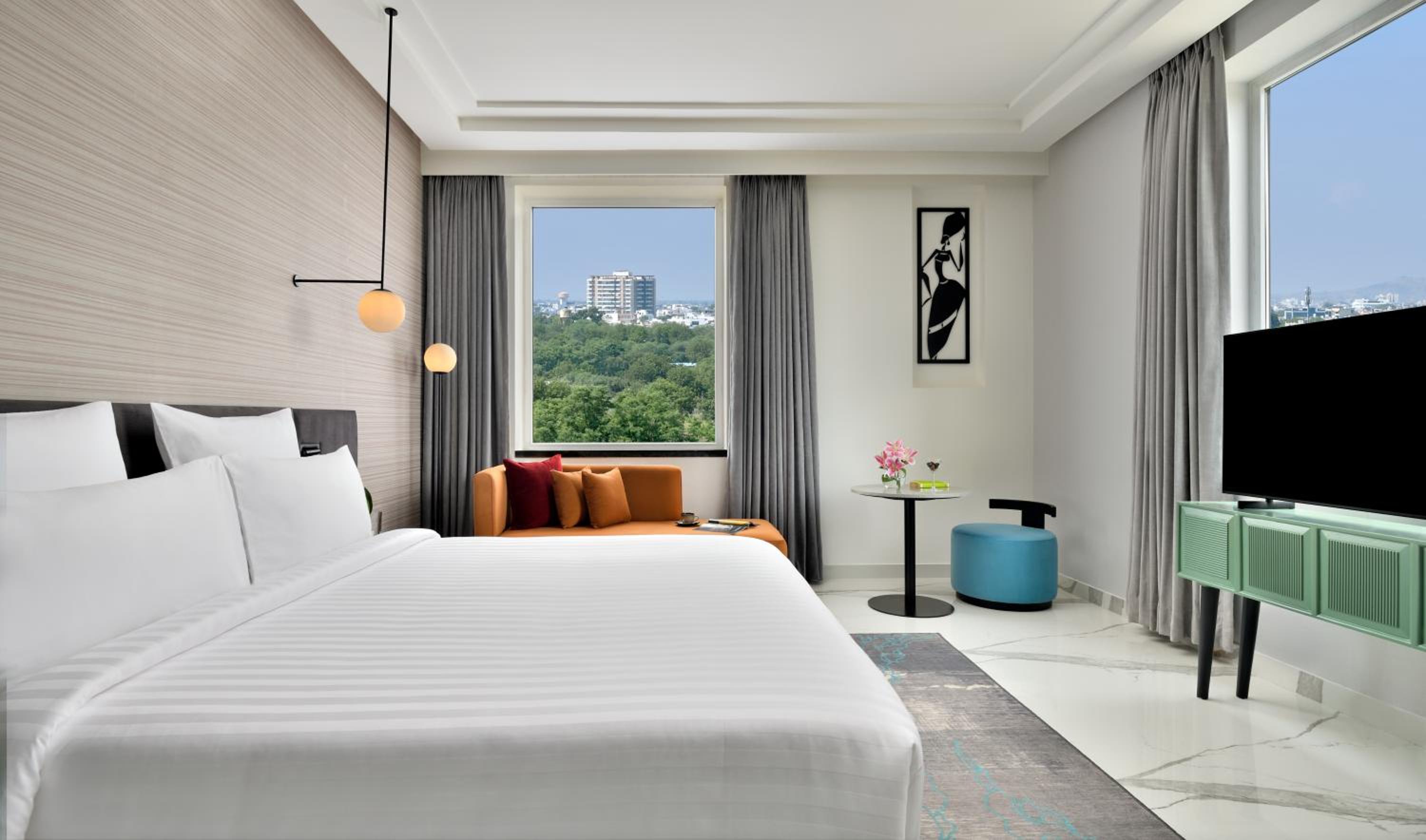 Junior Suite with One Double Bed and Cazri View: 10% Discount on Food & Beverage | 20% Discount on One Spa | Complimentary Welcome Drink | Happy Hours Offer - Buy 2 Get 1 Free on Alcoholic Beverages and Soft Beverages - Photo 4