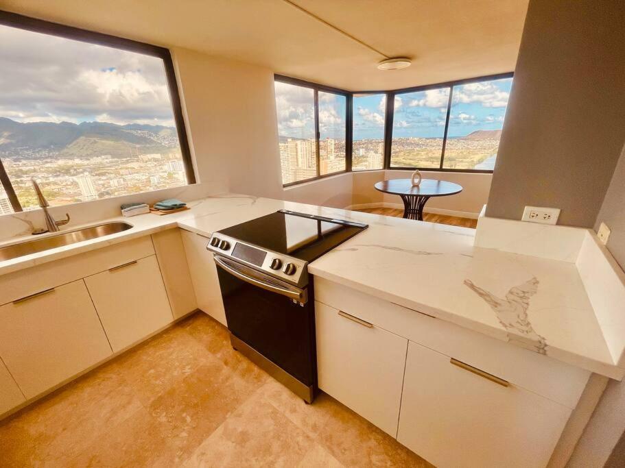 2 bedroom Penthouse new upgrade OceanView (PH503): Two-Bedroom Apartment photo