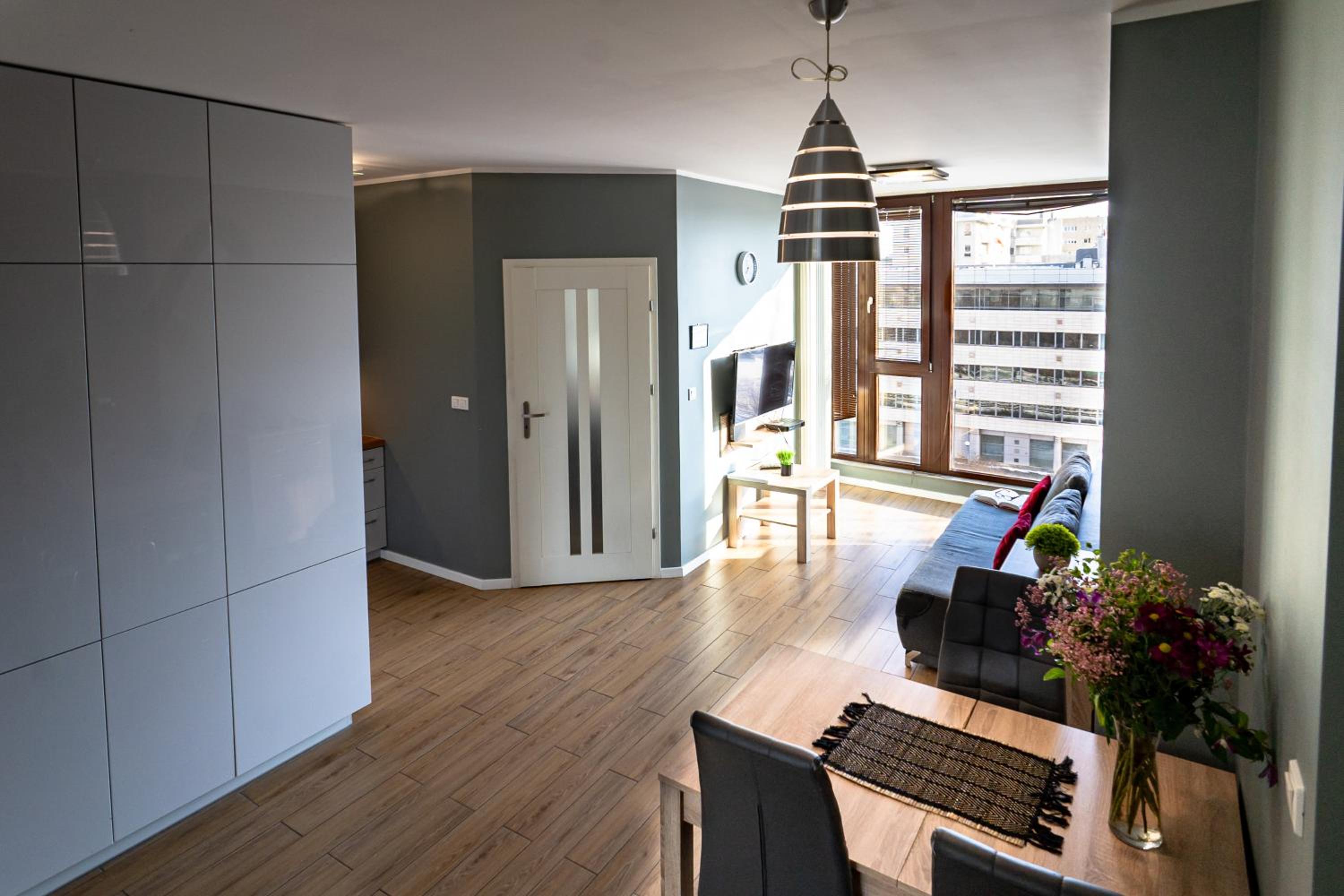 One-Bedroom Apartment - Photo 3