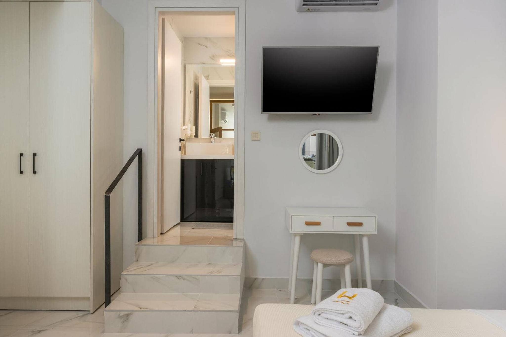 One-Bedroom Apartment photo 3