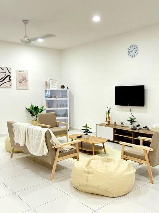 Four-Bedroom House photo 1