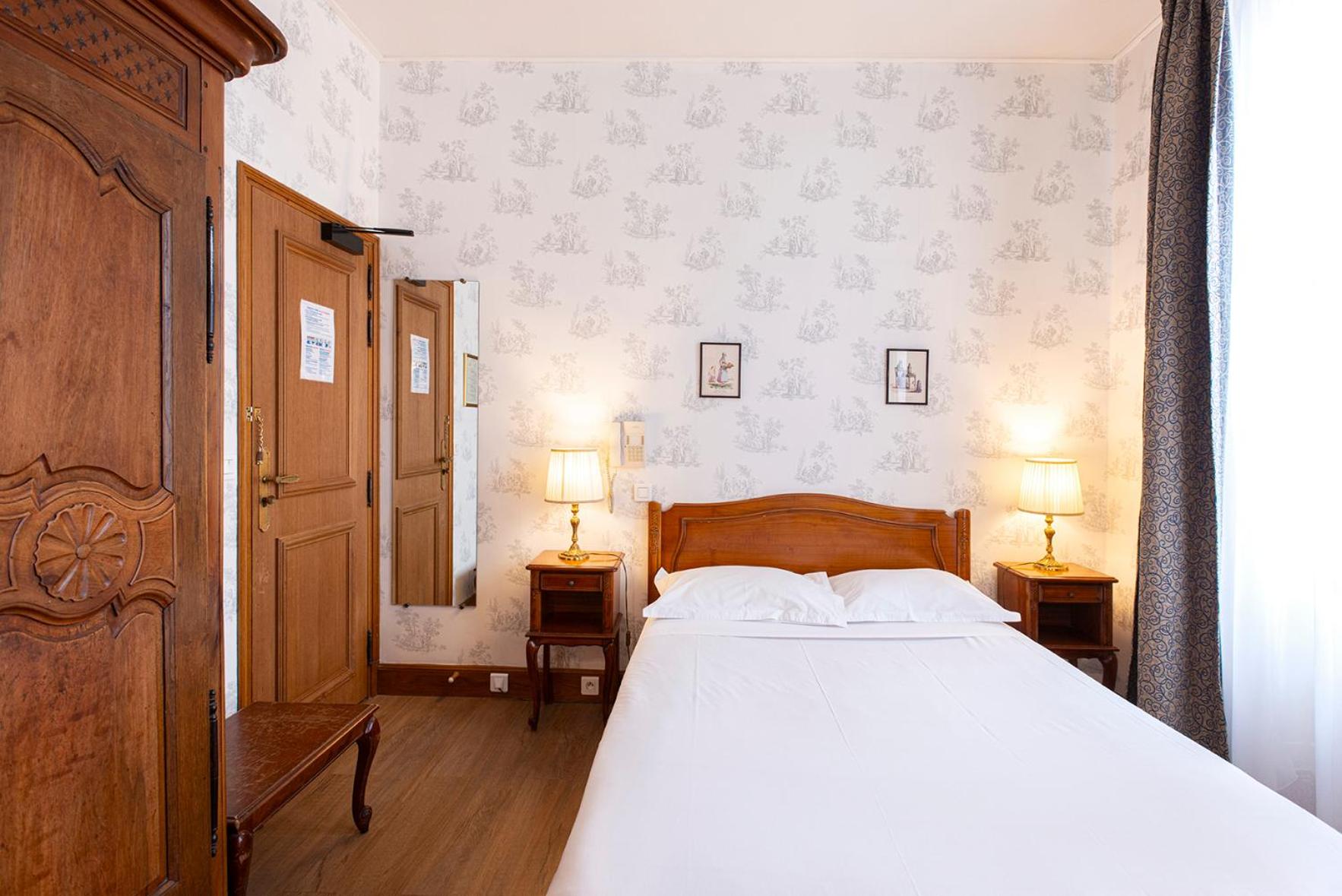 Standard Double Room photo 3