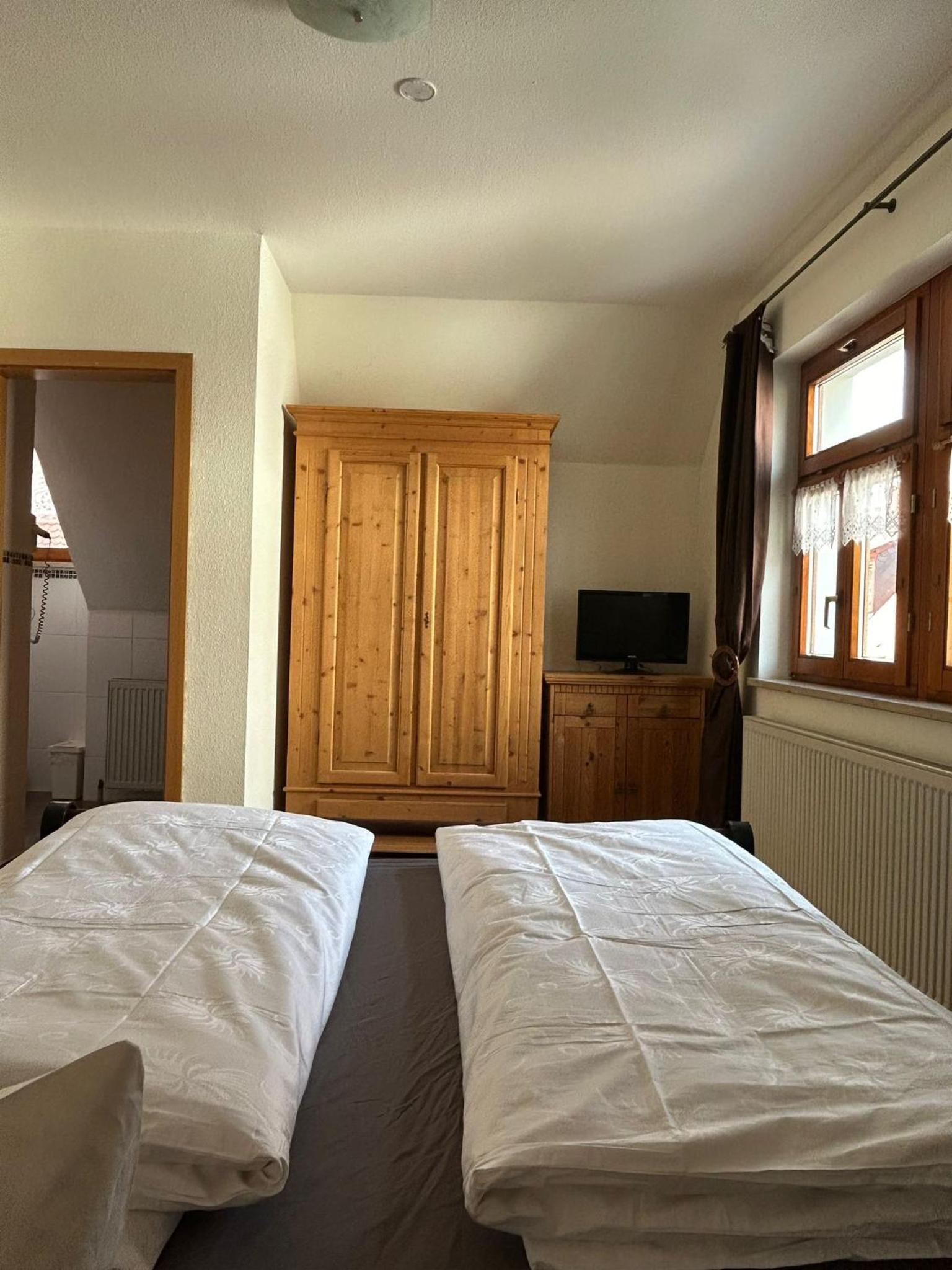 Double Room with Private Bathroom photo 1