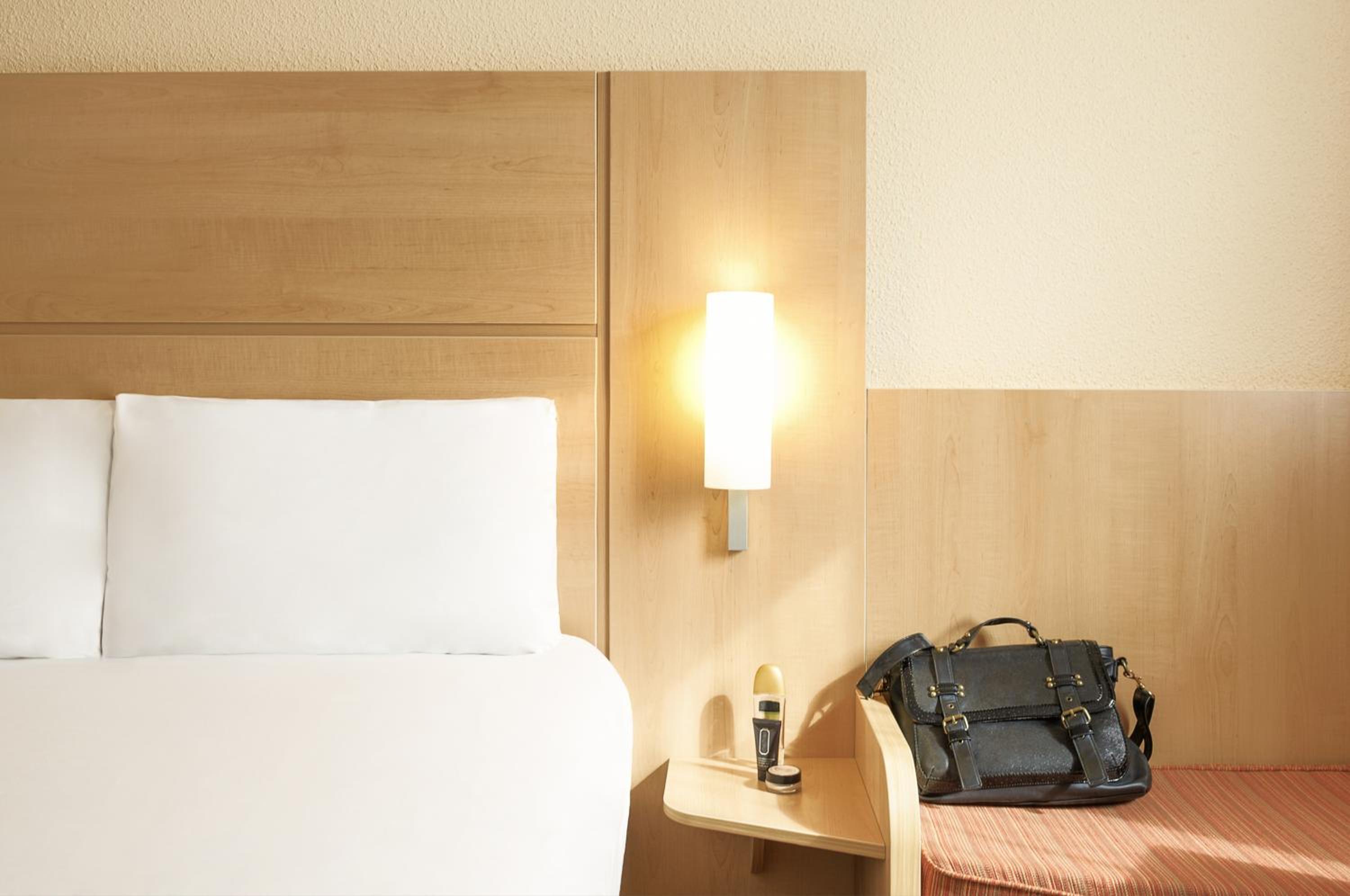 Twin Room - Photo 7
