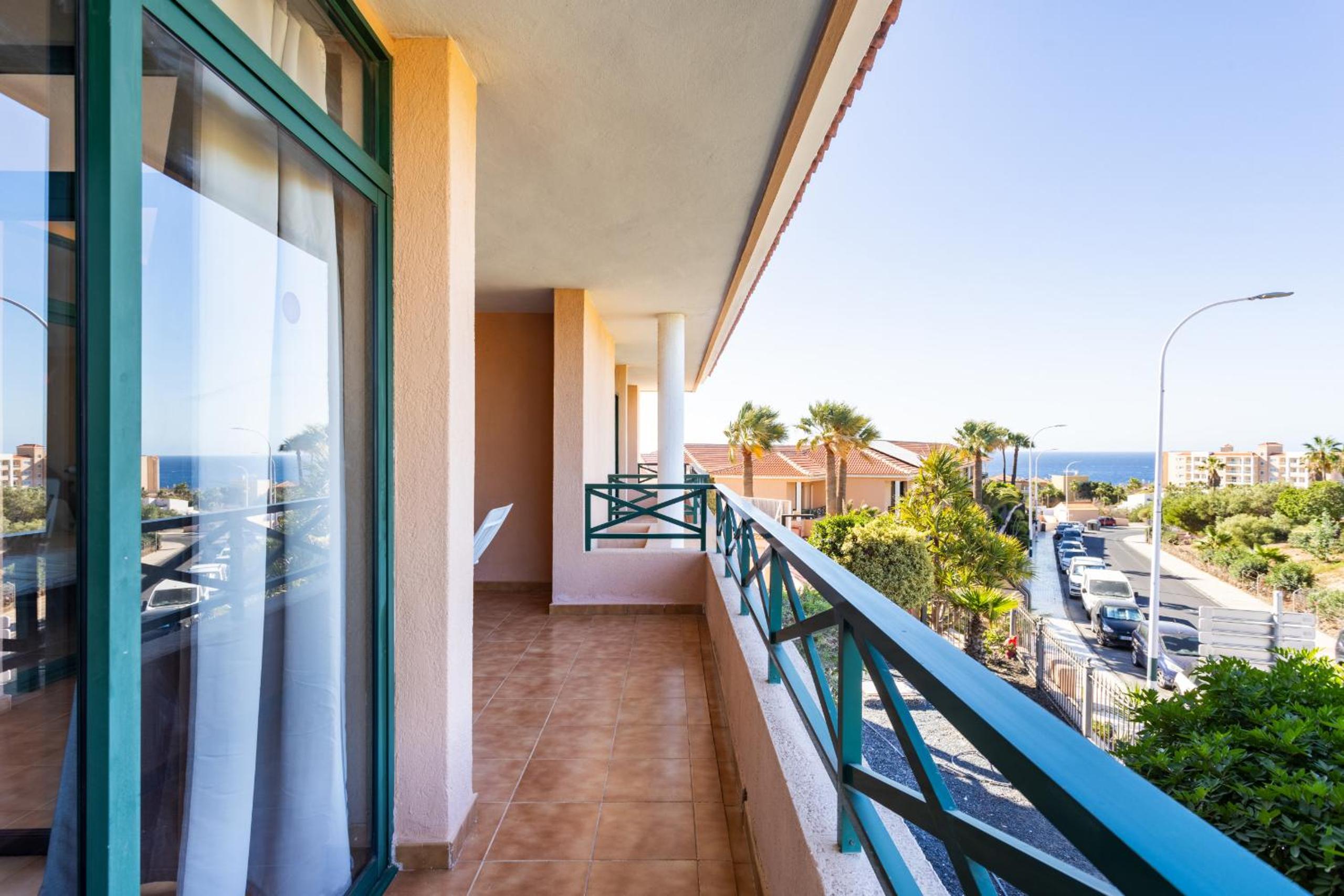 Apartment with Terrace photo 3