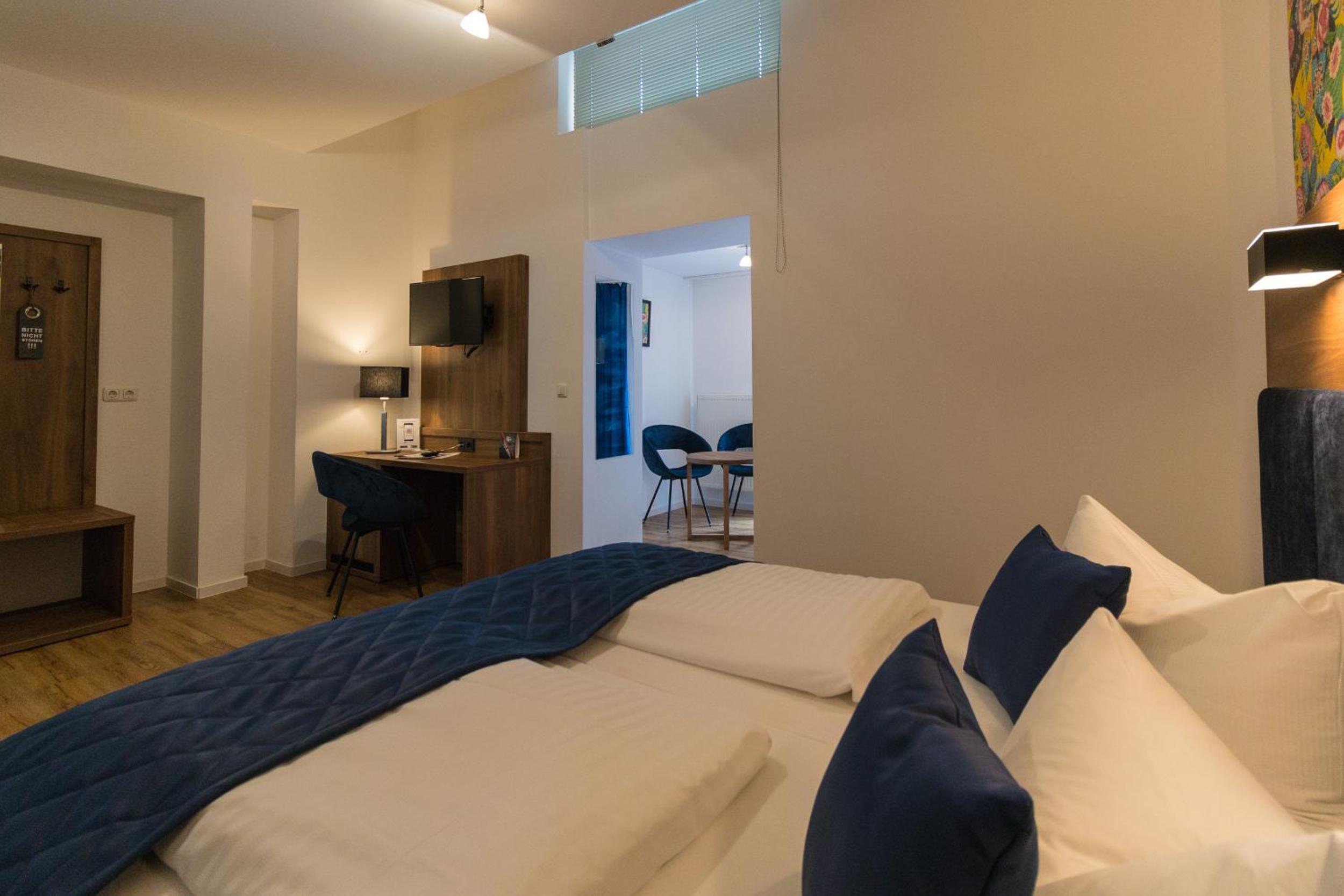 Double Room - Photo 8