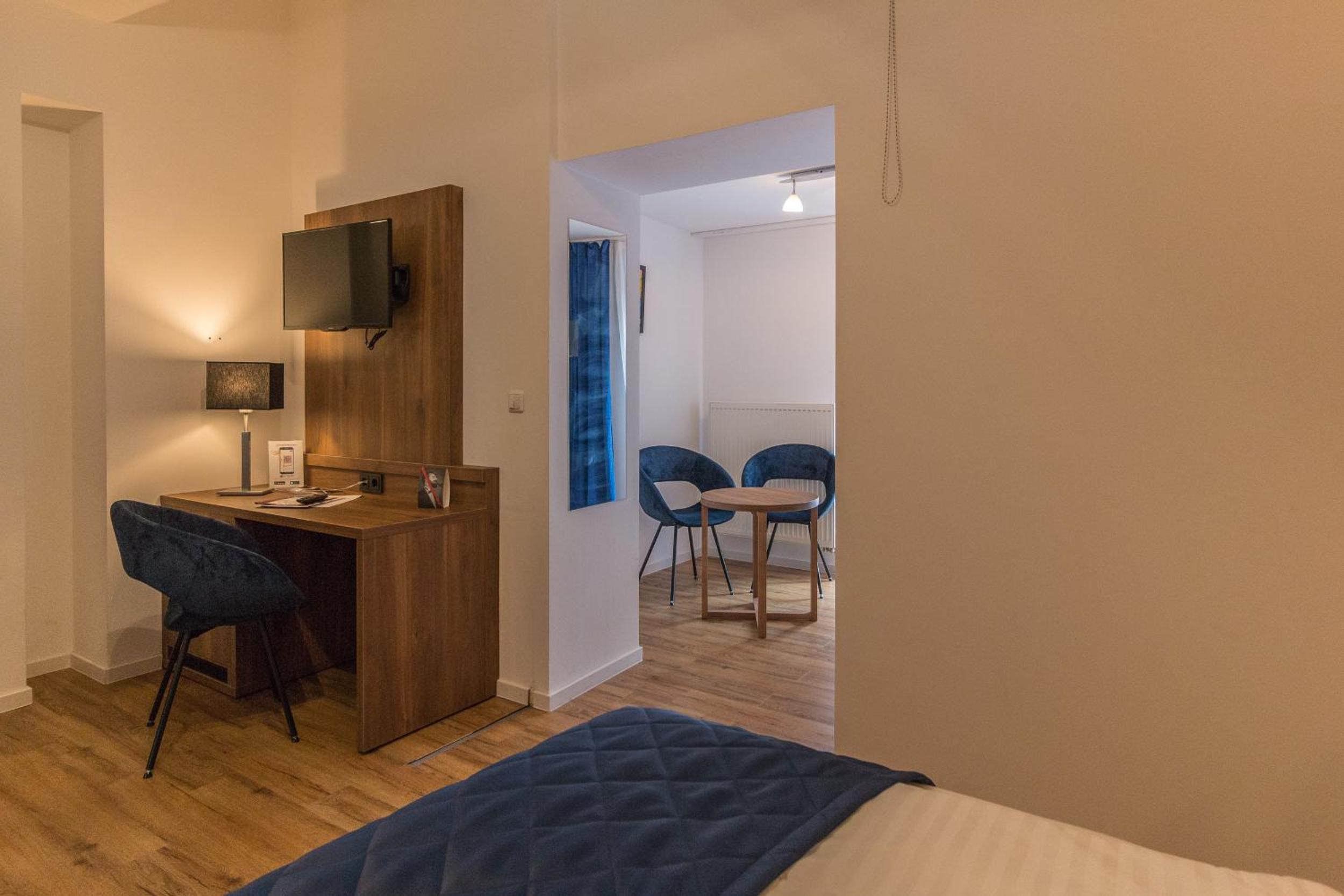 Double Room - Photo 5