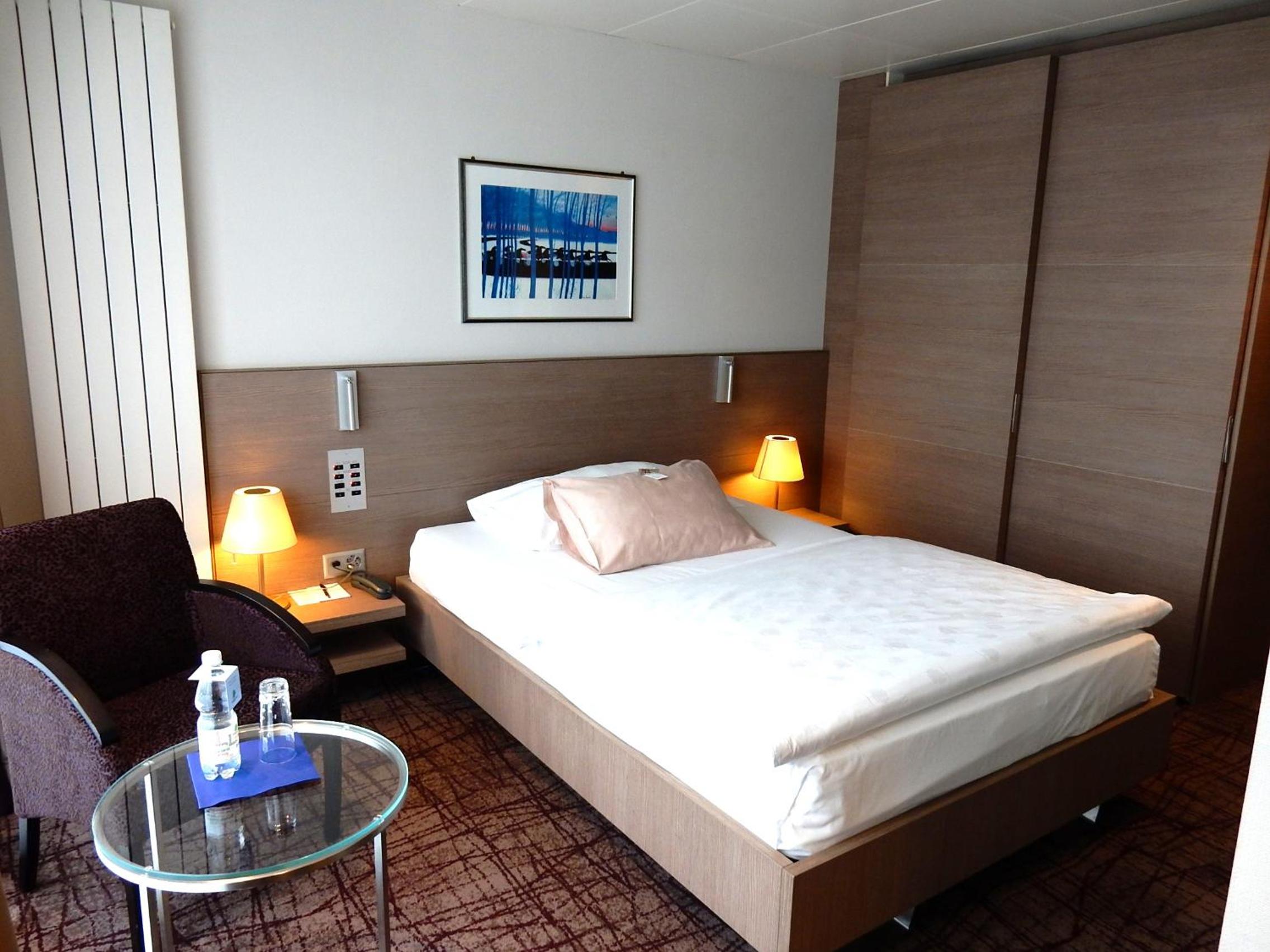 Classic Single Room with Balcony thumbnail 6