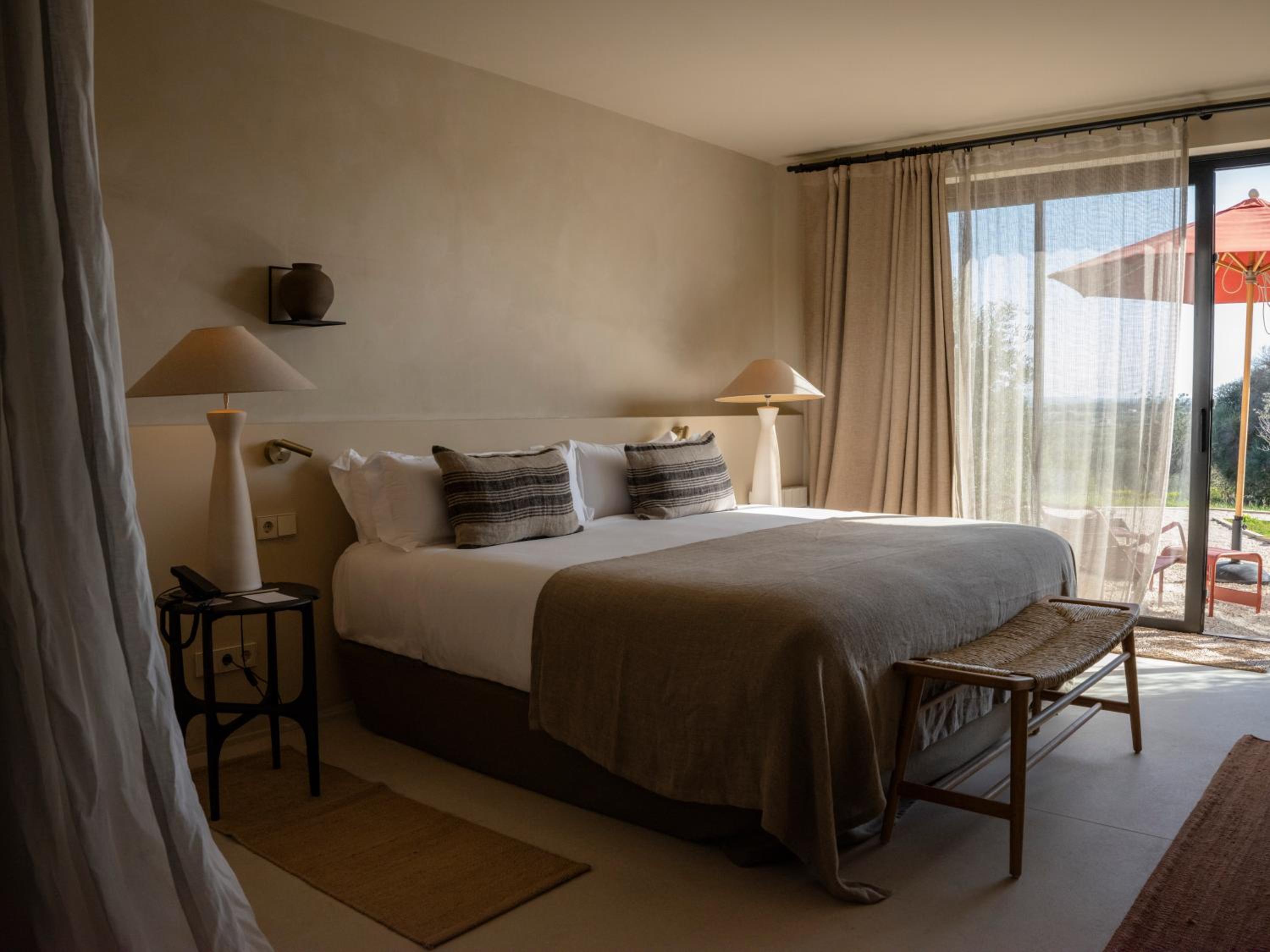 Deluxe Suite - Photo 1