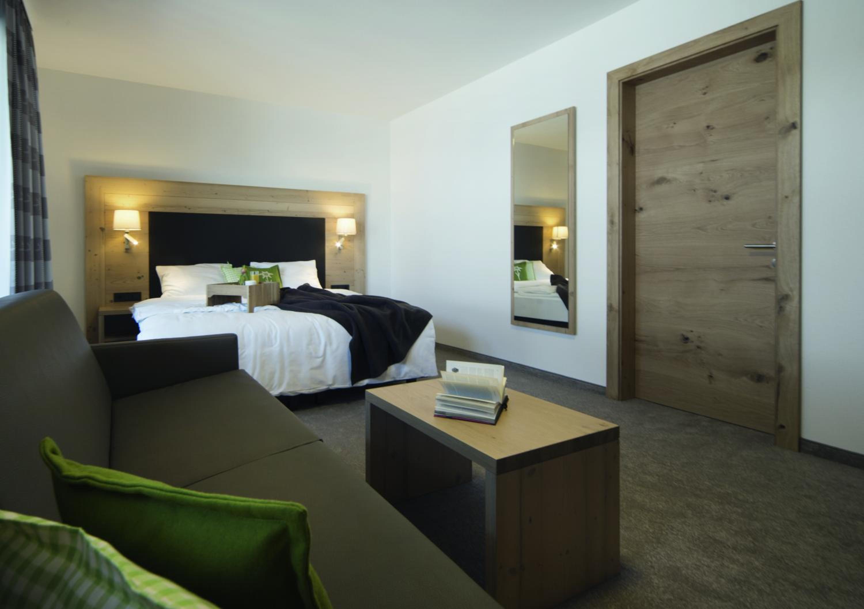Superior Three-Bedroom Apartment with Balcony