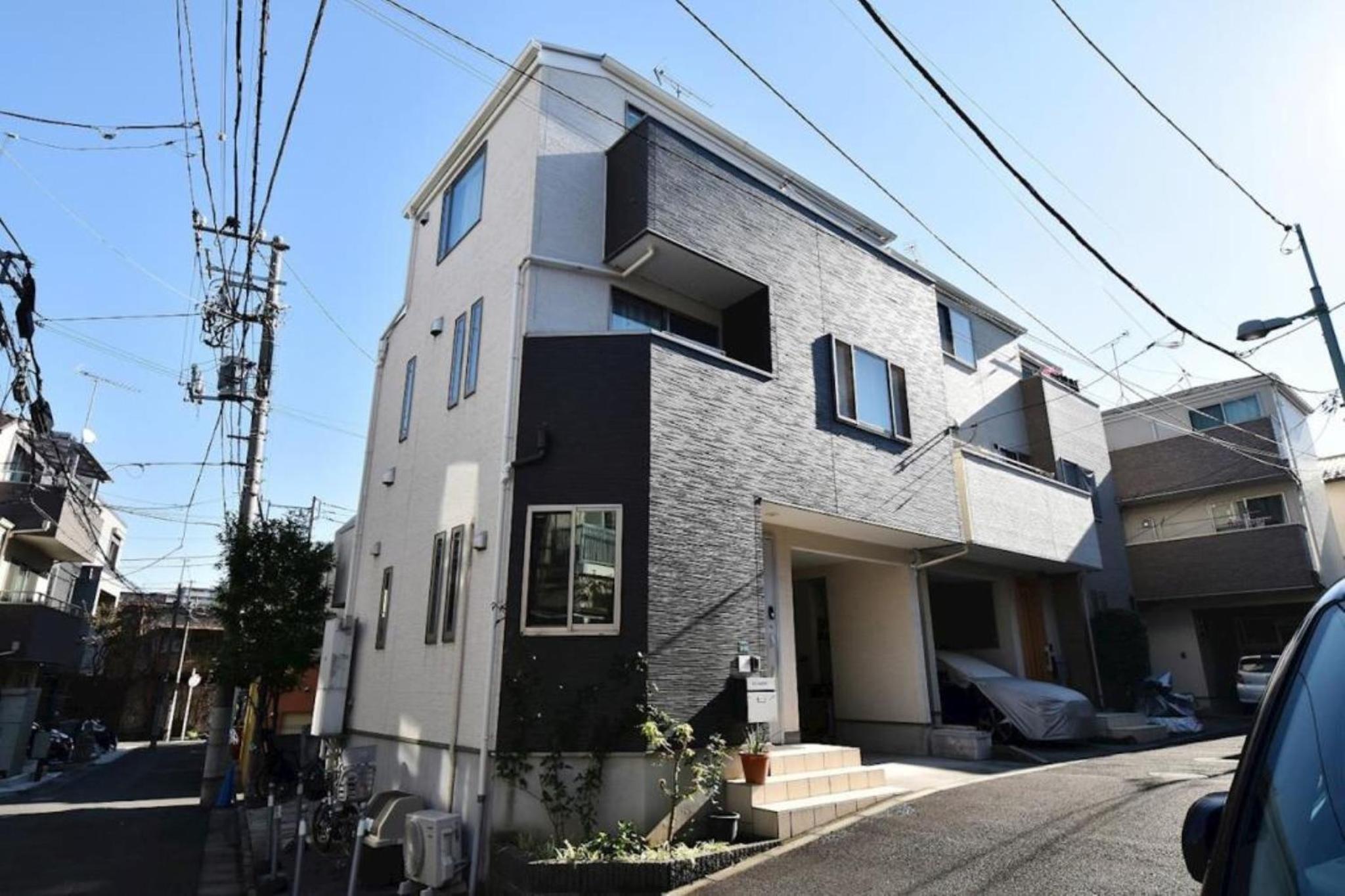 Four-Bedroom House photo 2