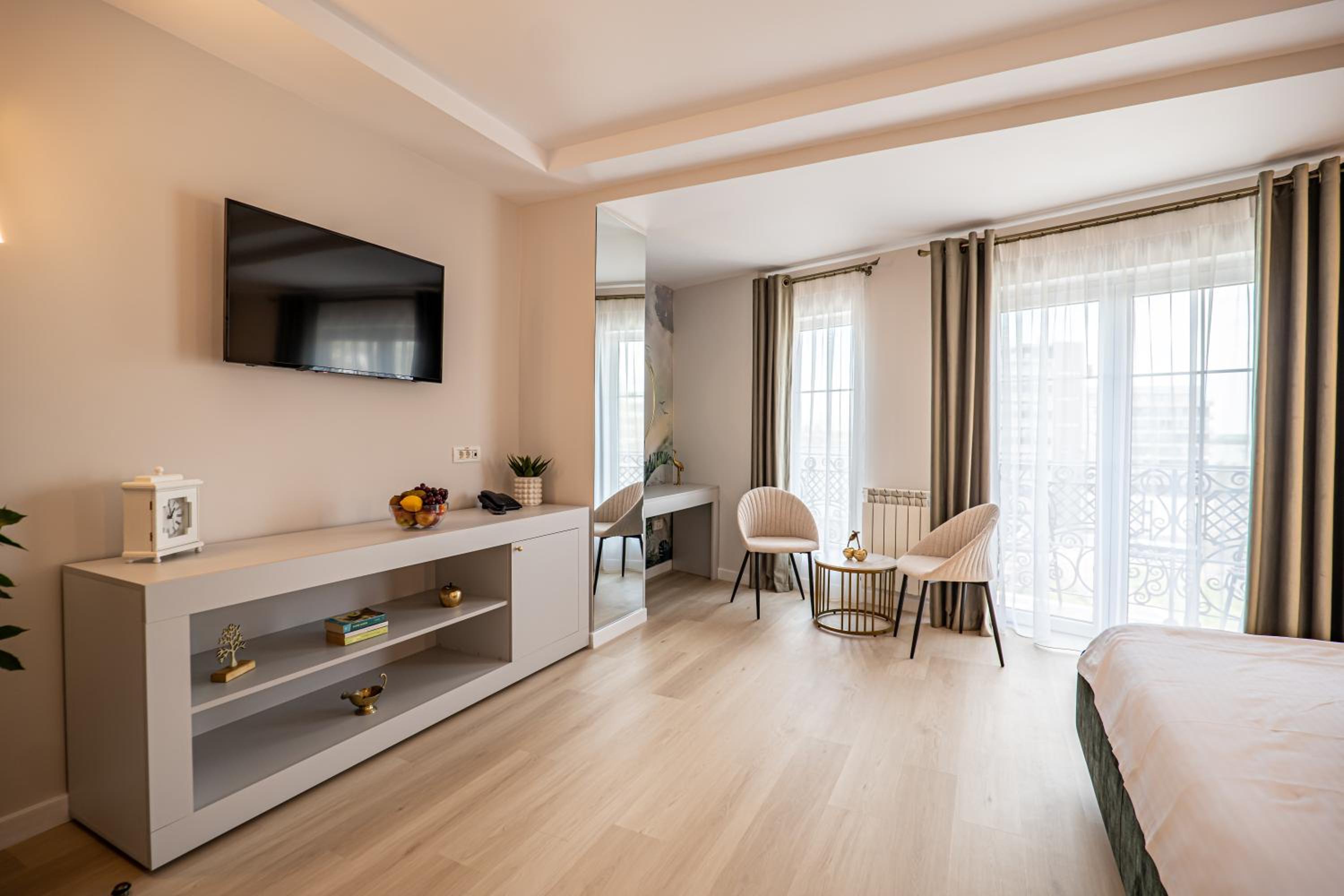 Standard Double Room - Photo 2