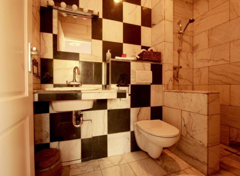 Triple Room with Private Bathroom photo 3