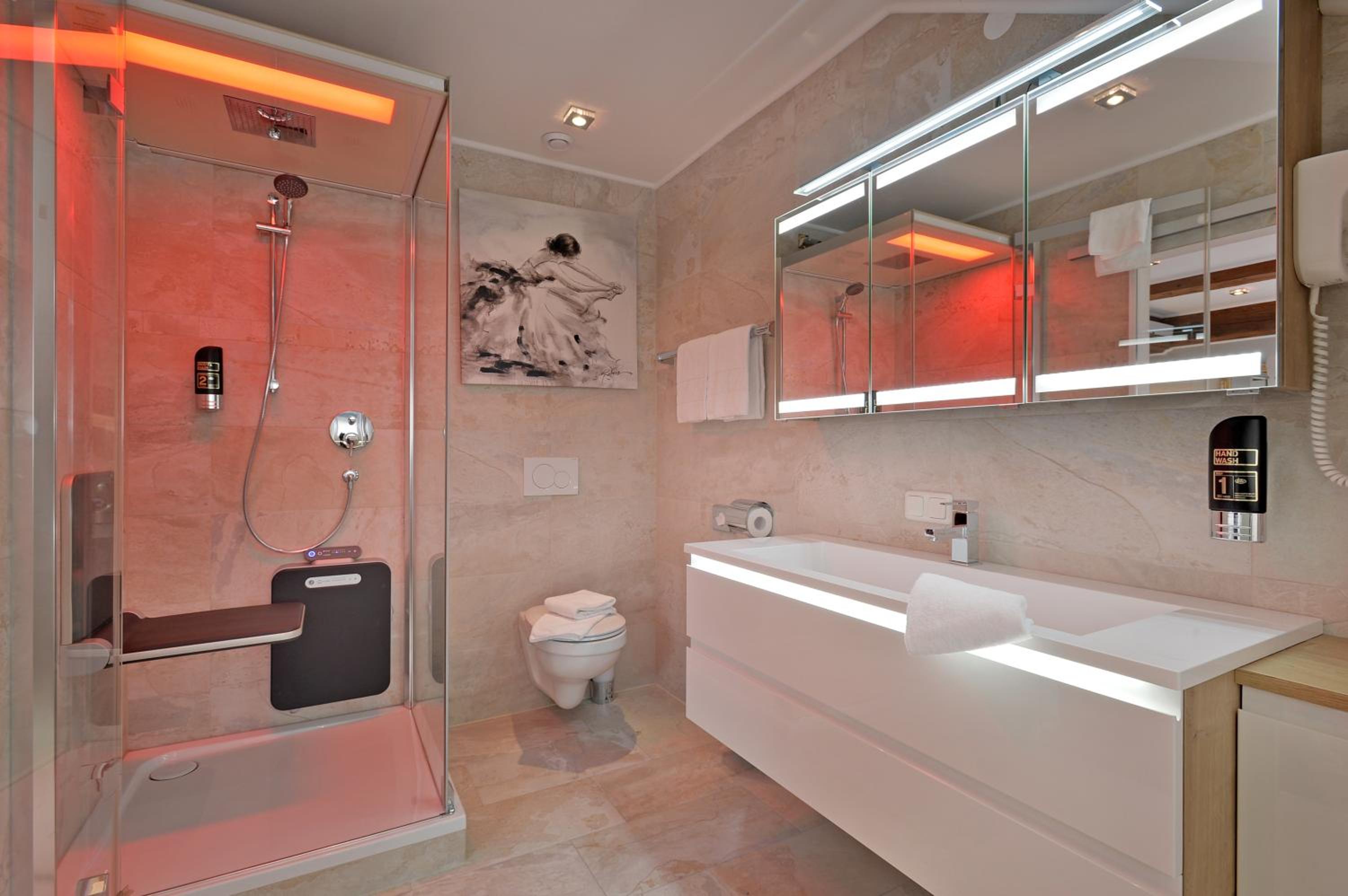 Two-Bedroom King Suite - Photo 2