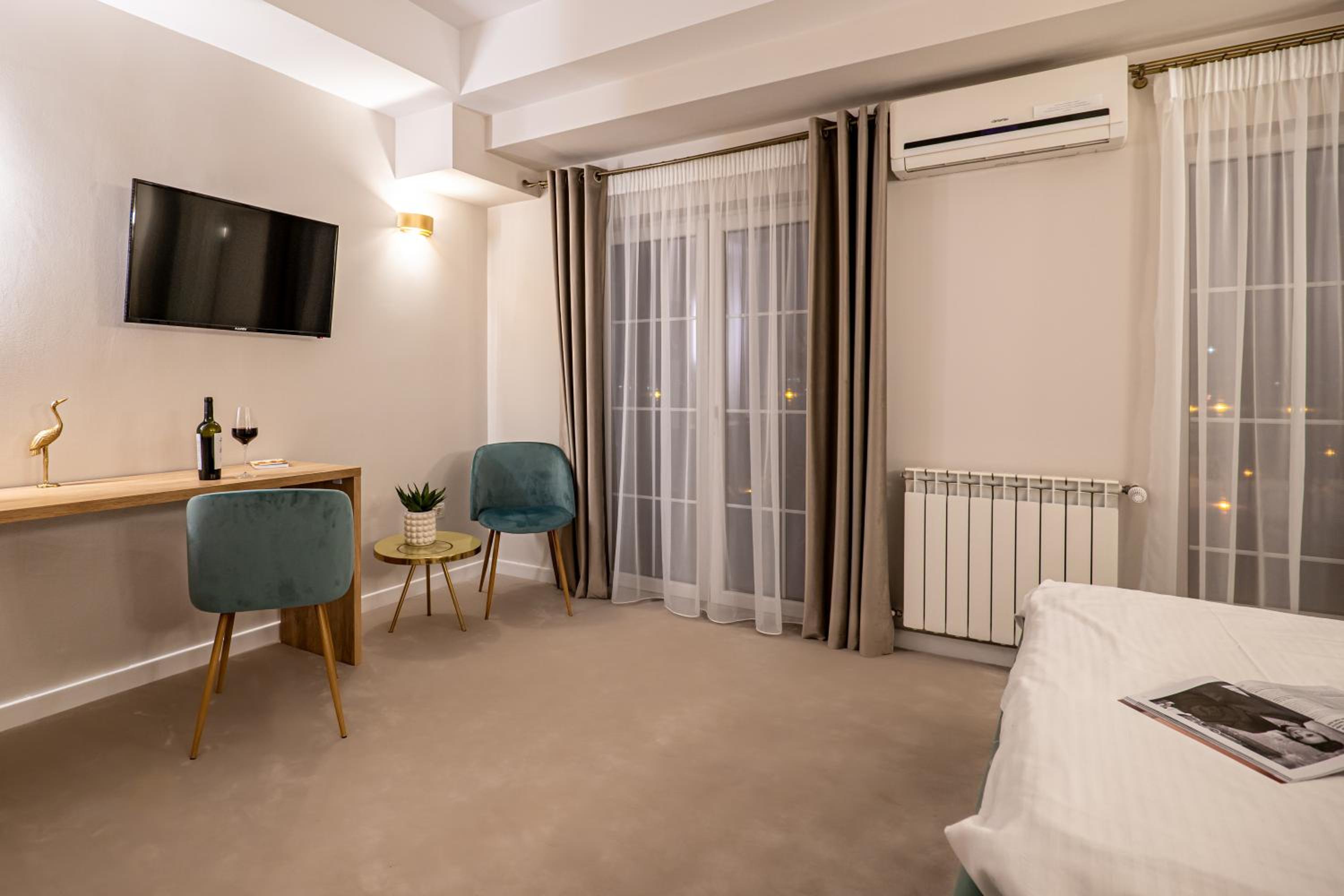 Standard Double Room - Photo 4