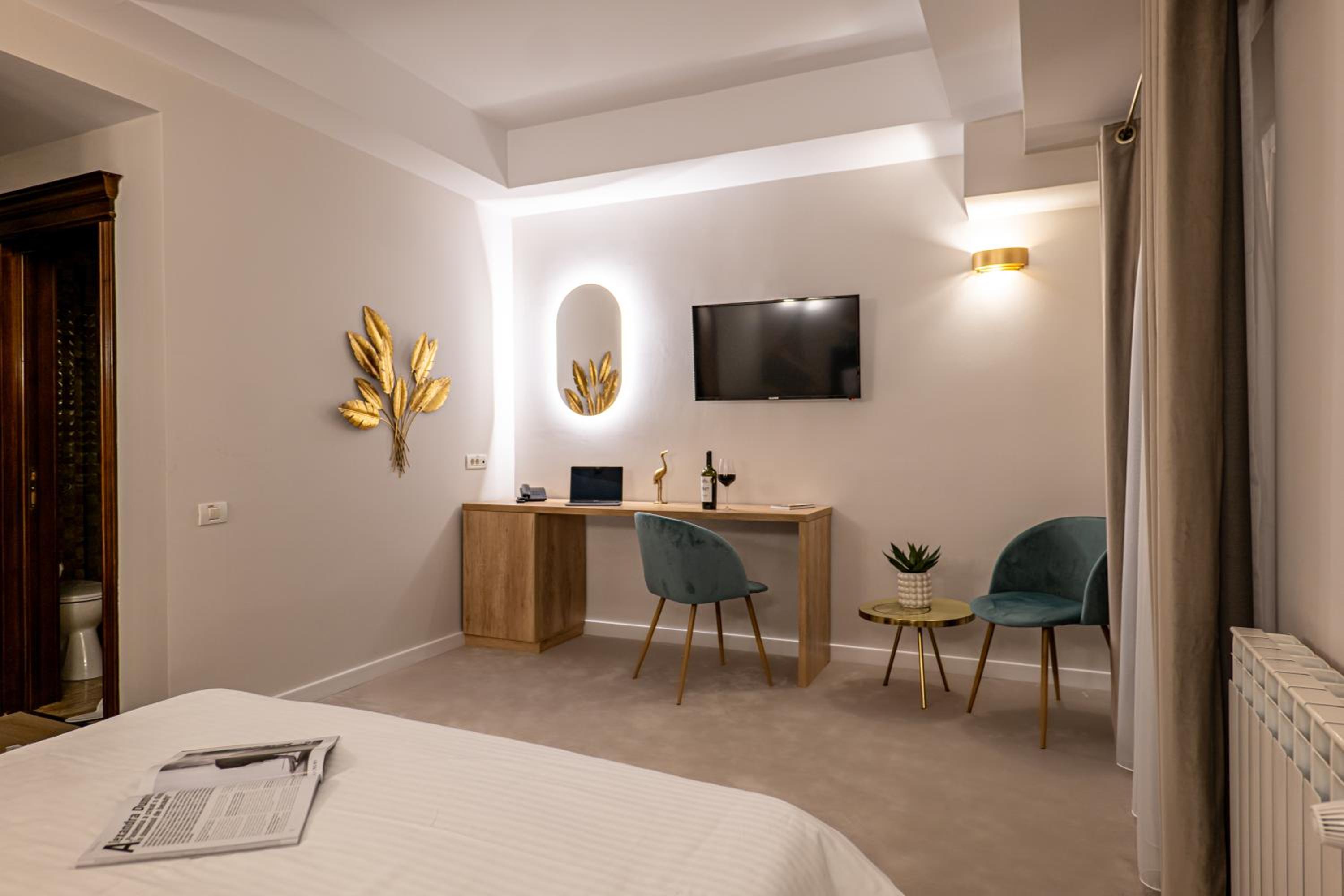 Standard Double Room - Photo 1