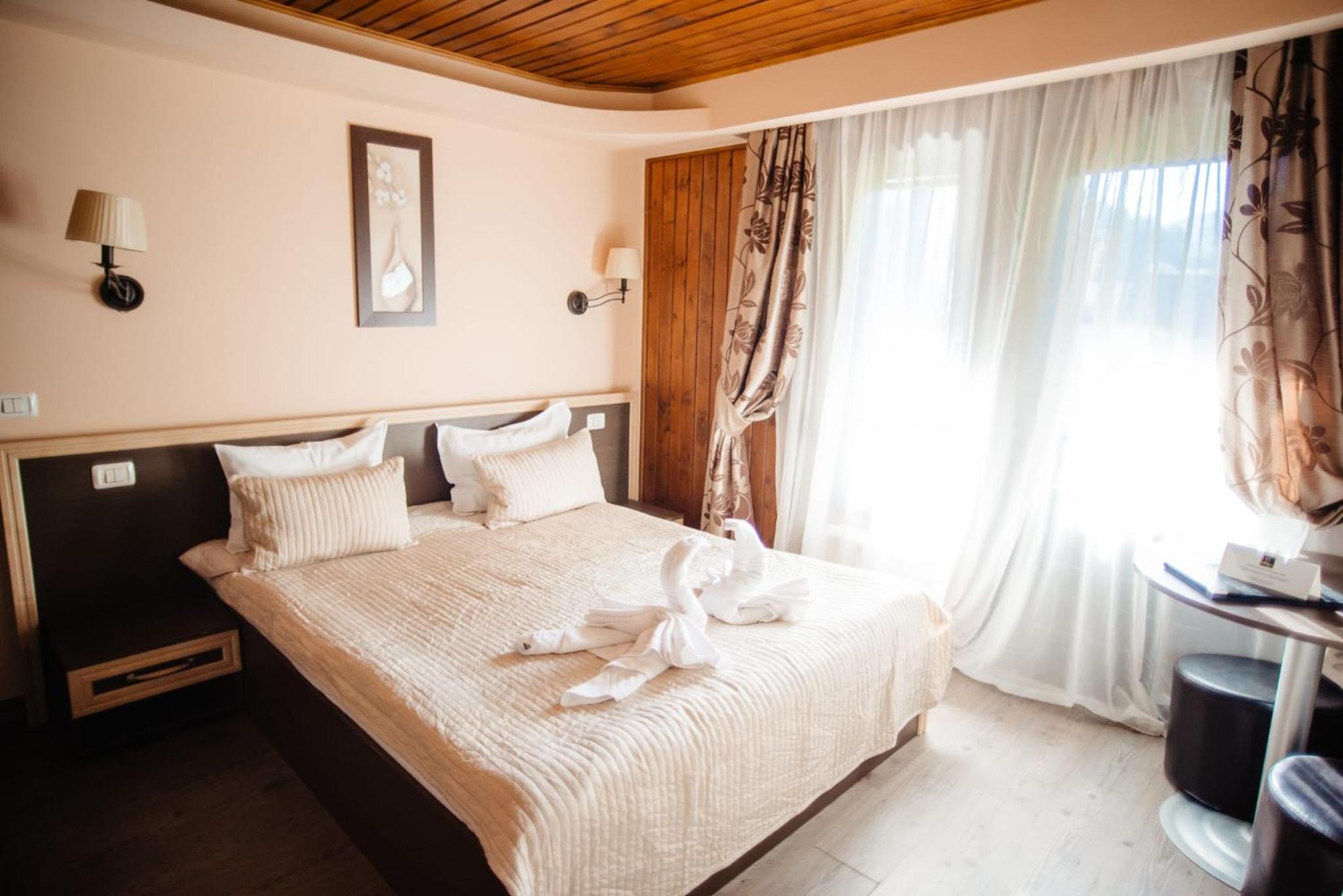 Double Room - Photo 5