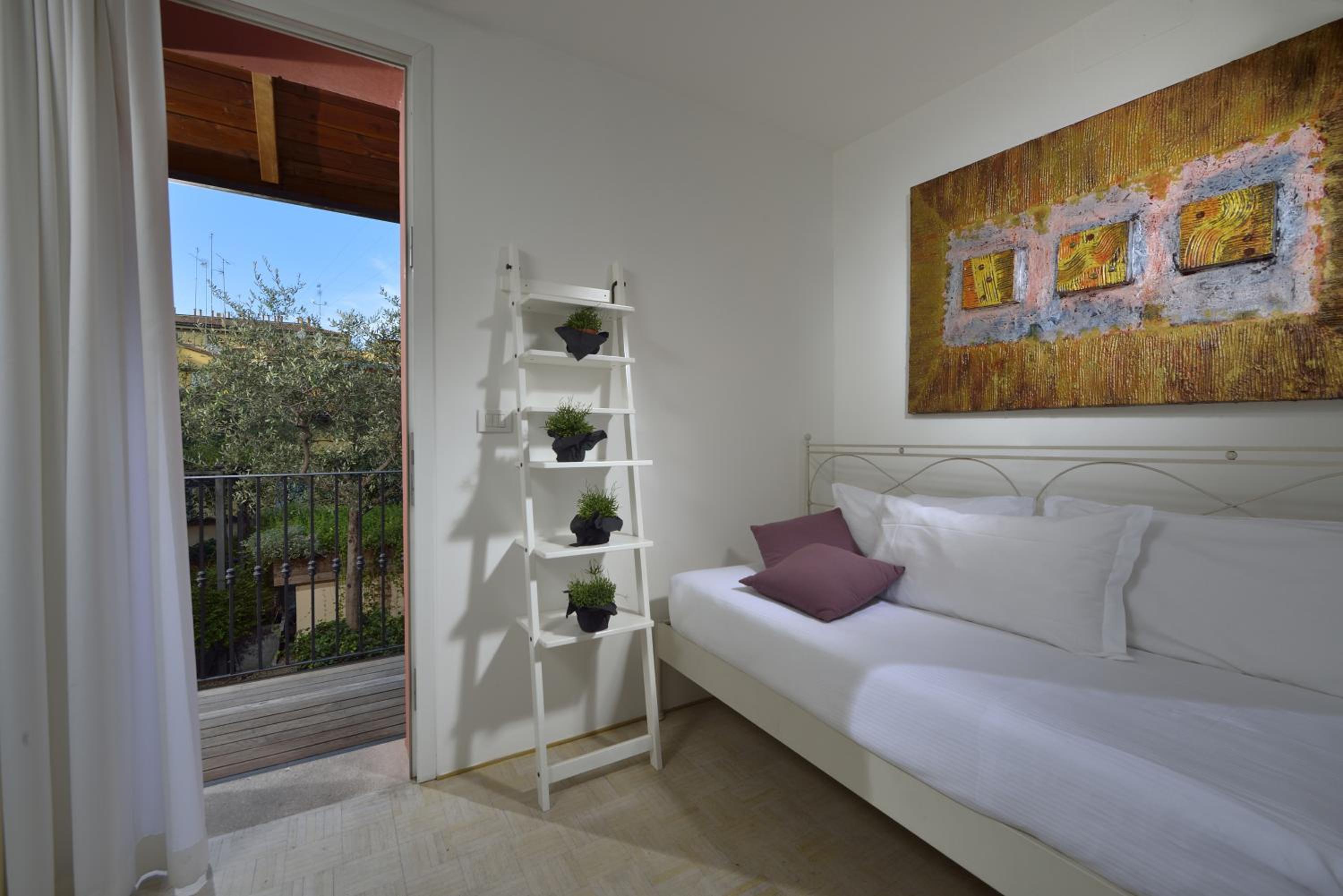 Relax in this cozy and stylish retreat!