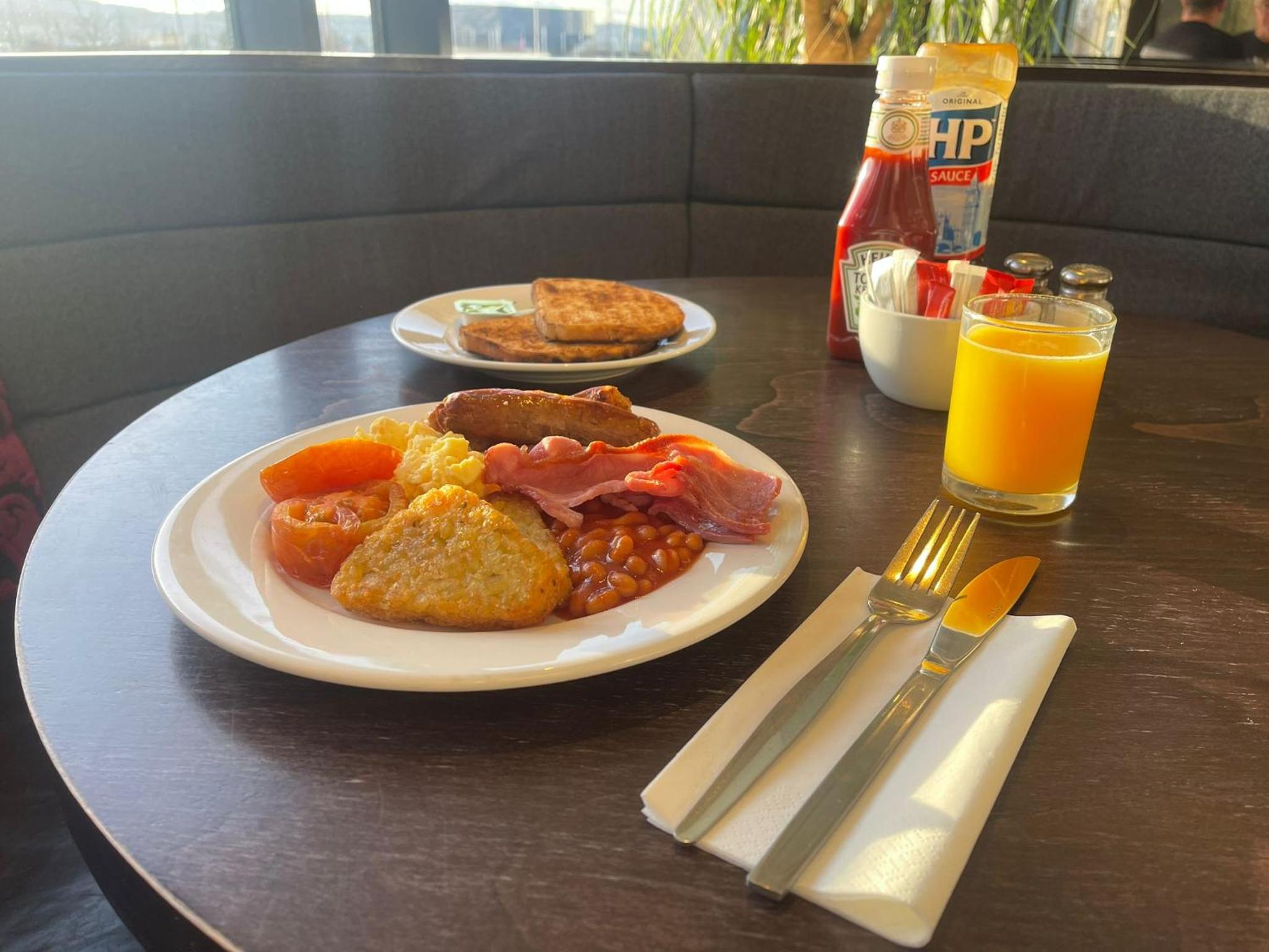 Double Room with Free Hot Breakfast - Accessible photo 2