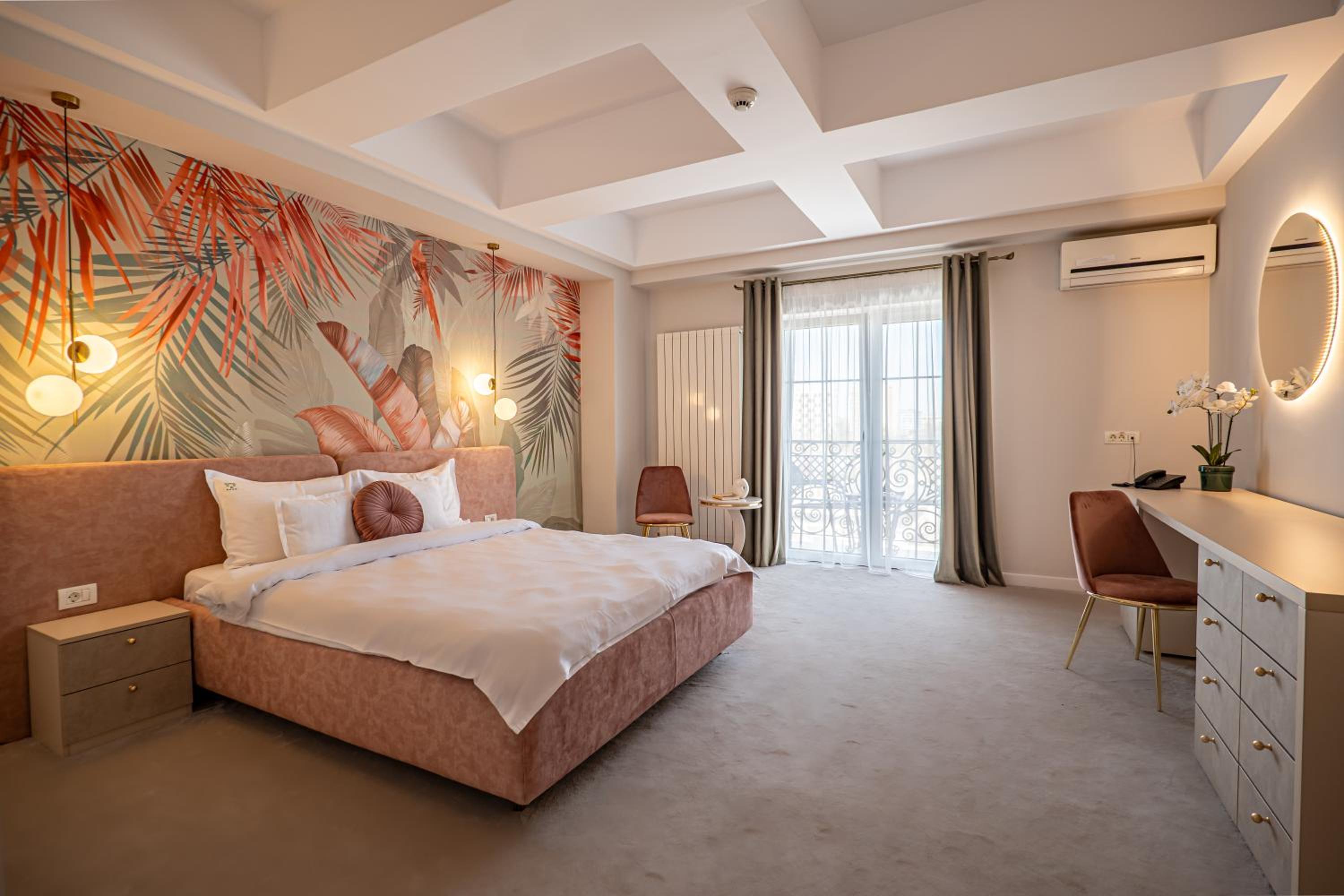 Double Room with Side Sea View - Photo 17