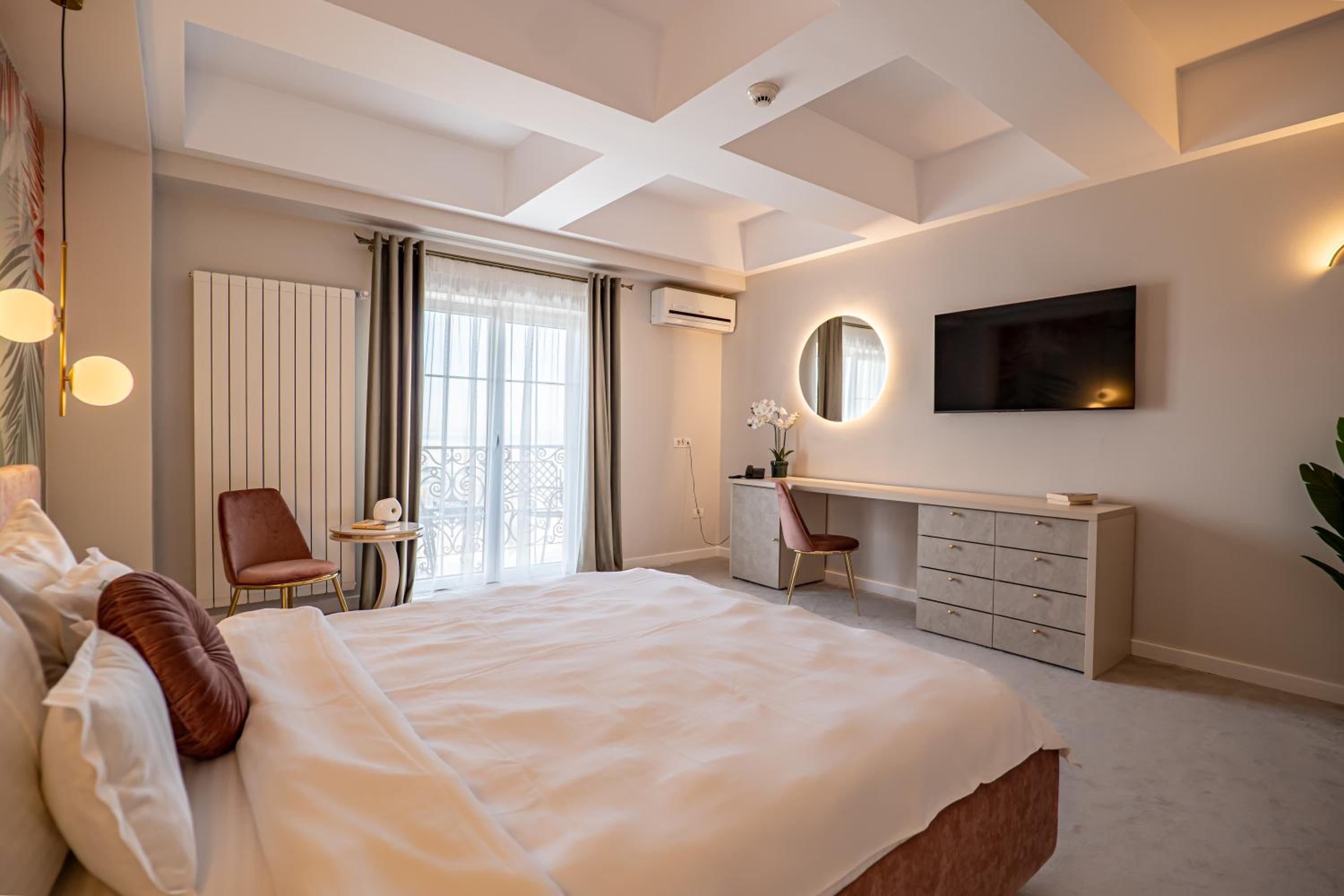 Double Room with Side Sea View - Photo 16