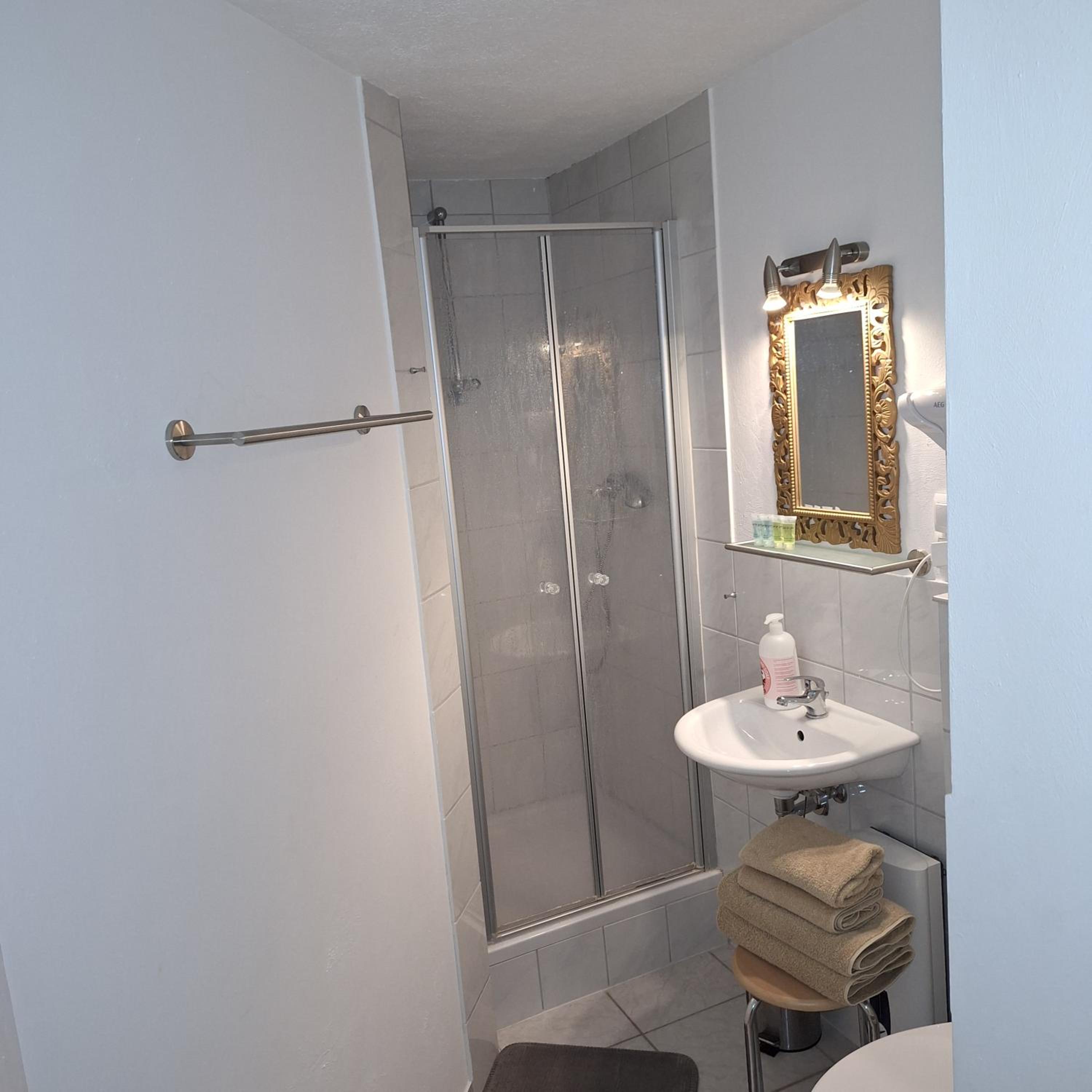 Double Room with Private Bathroom photo 3
