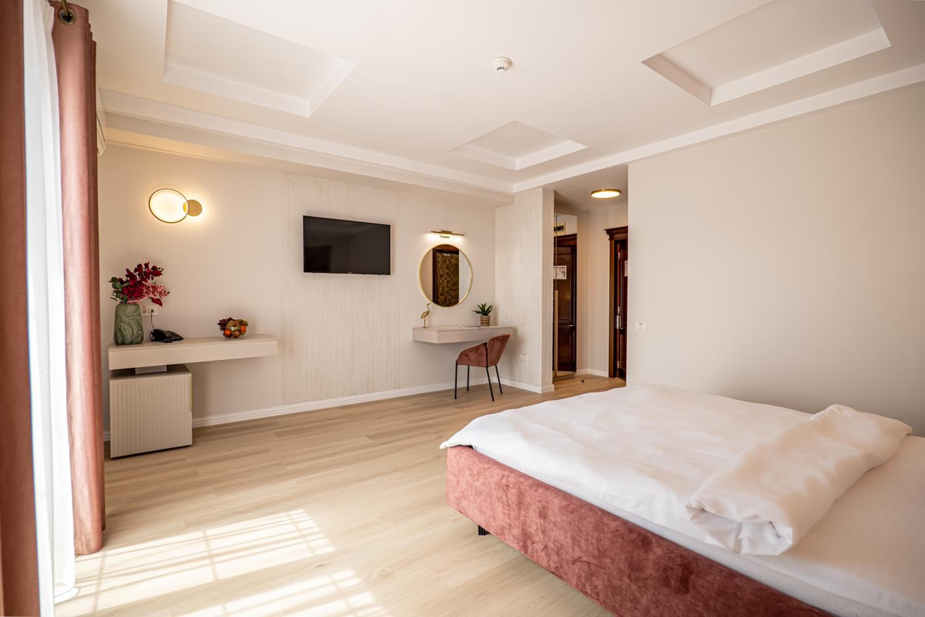 Double Room with Side Sea View - Photo 6