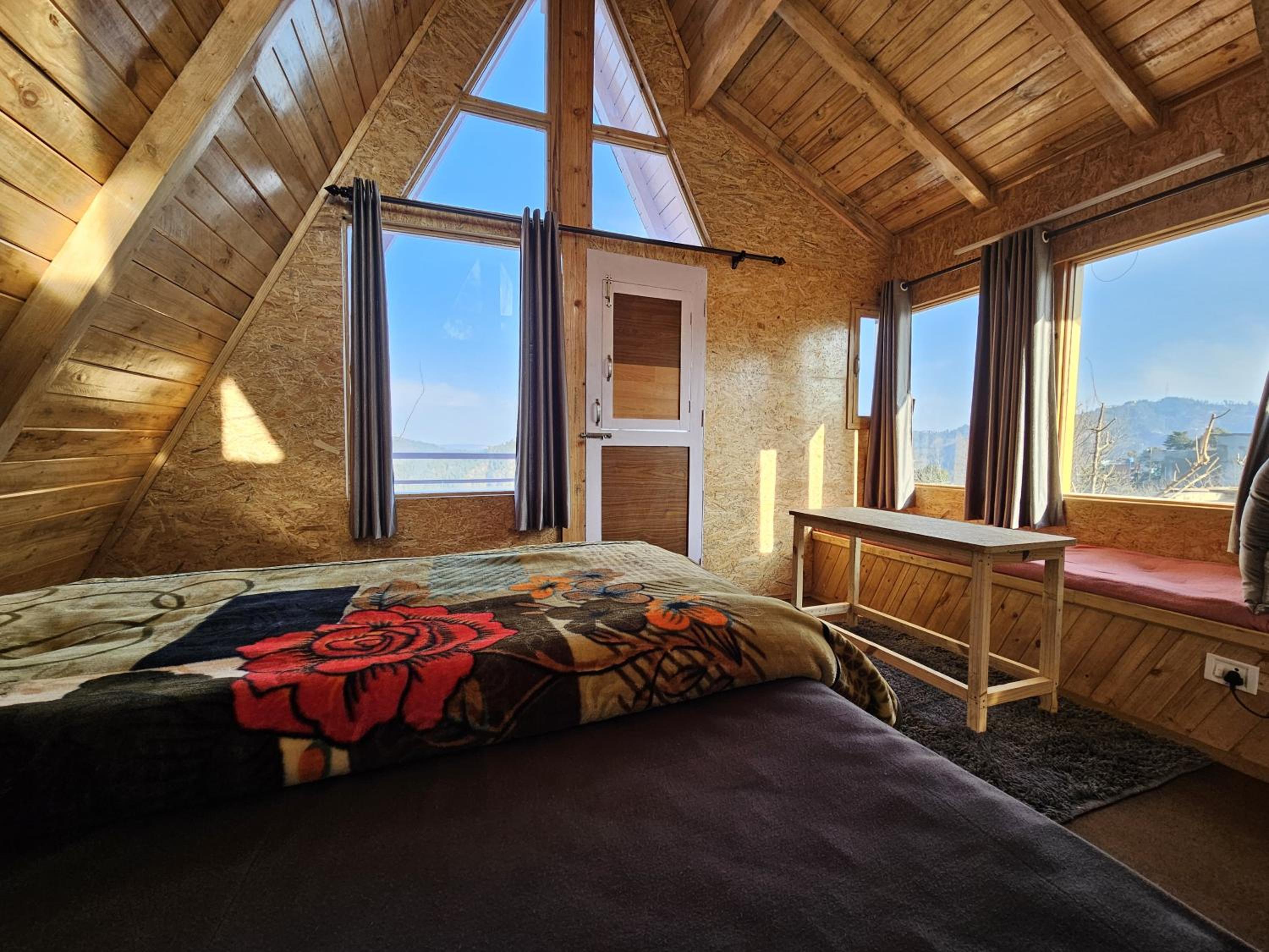 Suite with Mountain View - Photo 8