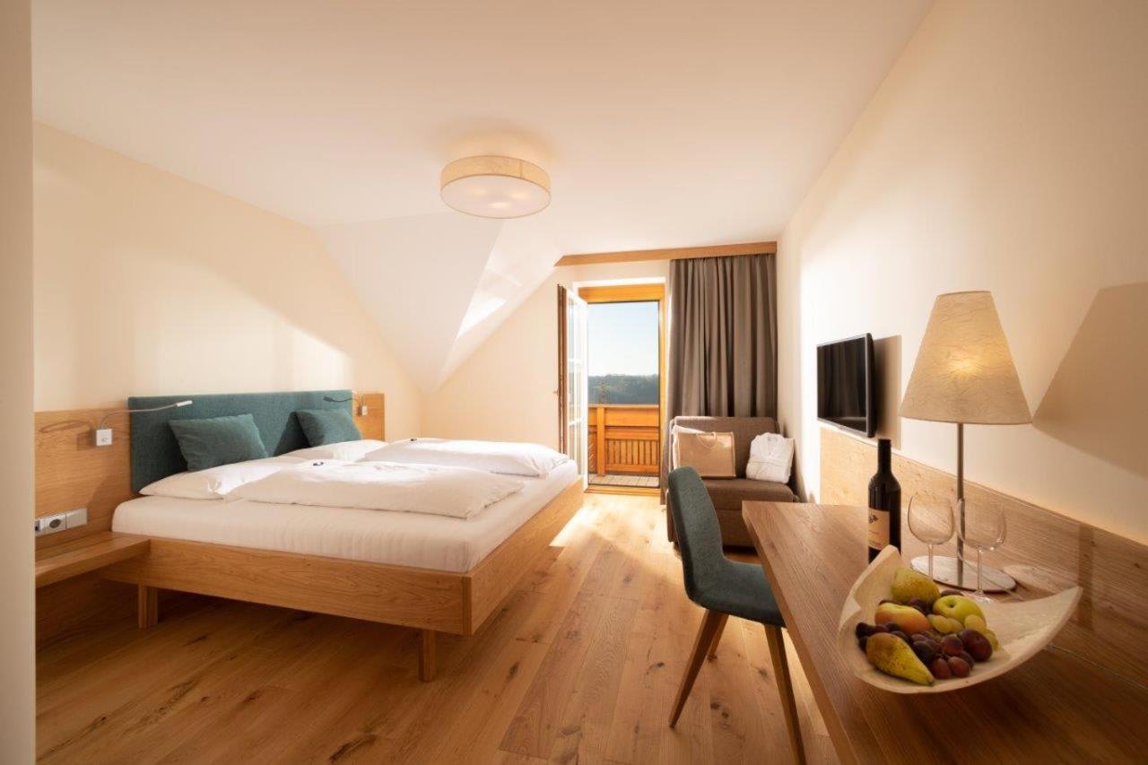 Deluxe Double Room with Balcony photo 1