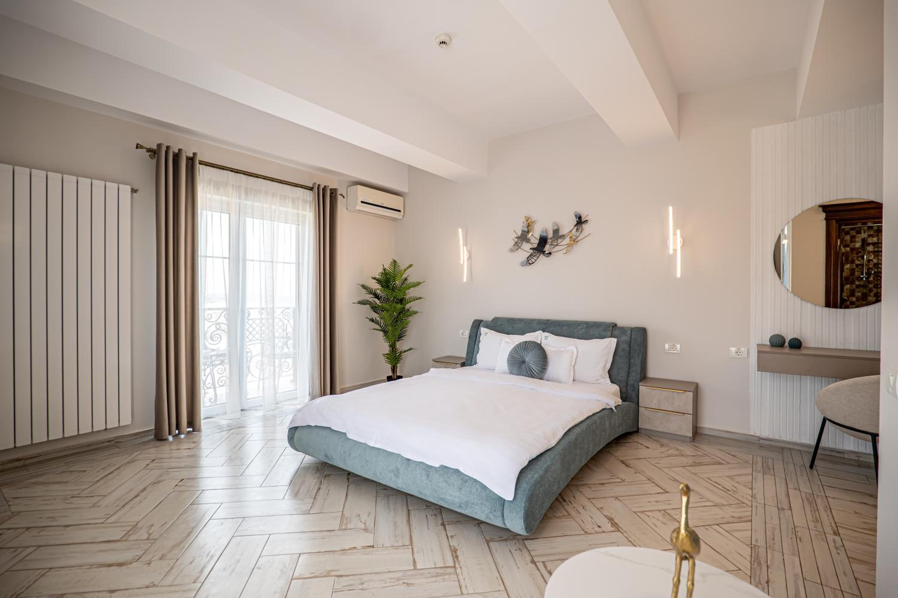Double Room with Side Sea View - Photo 4