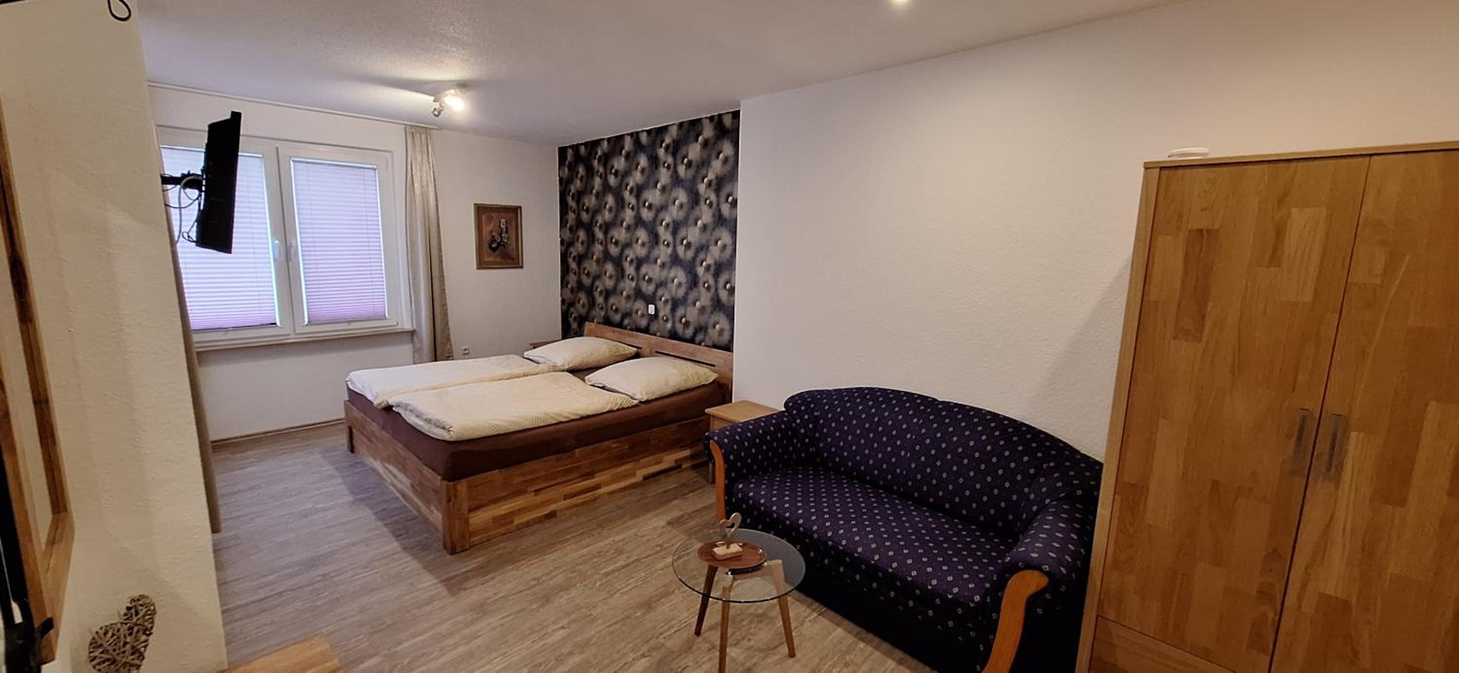 Large Double Room photo 2