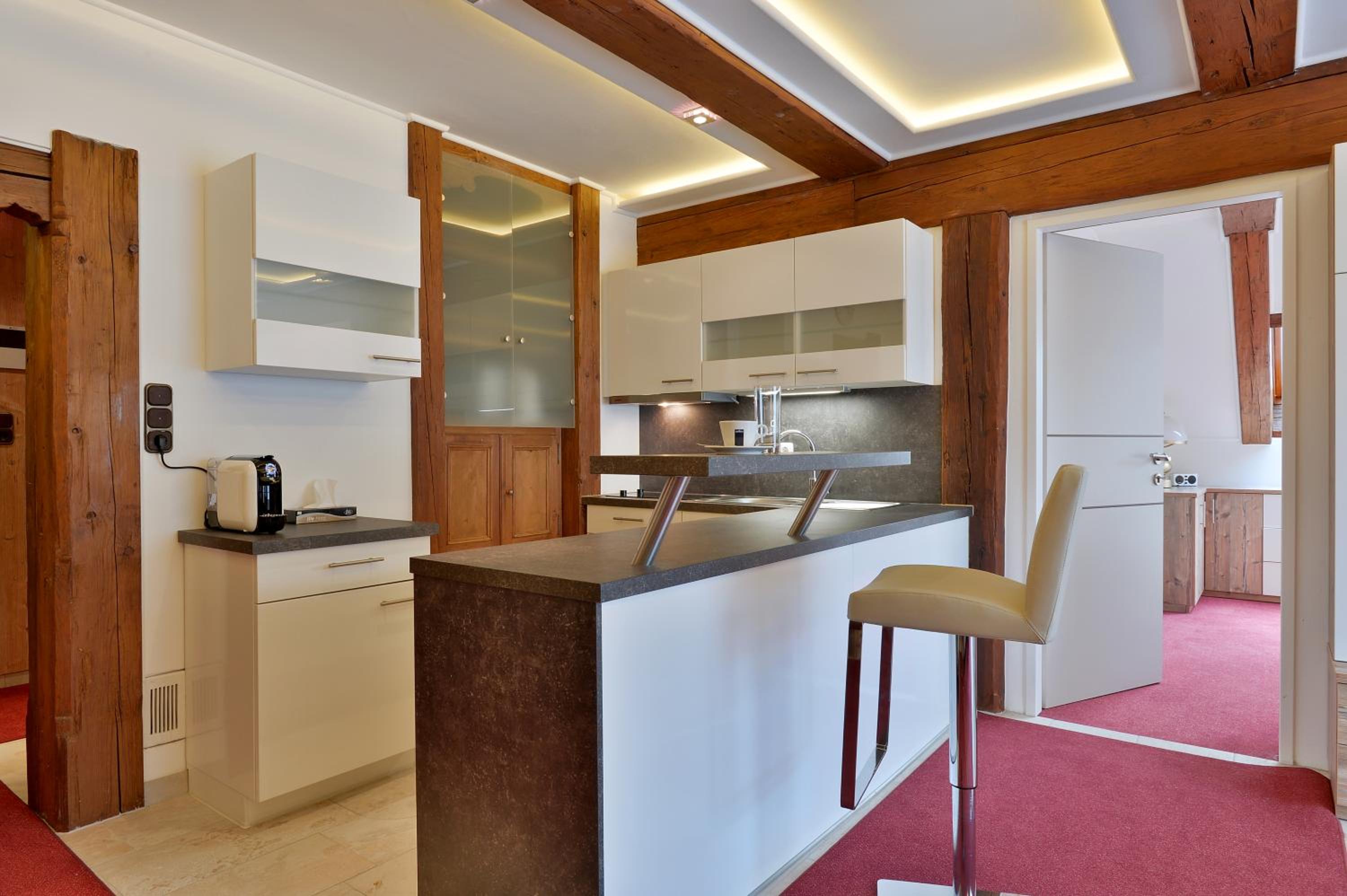 Two-Bedroom King Suite - Photo 4