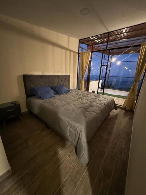 Three-Bedroom Villa photo 1