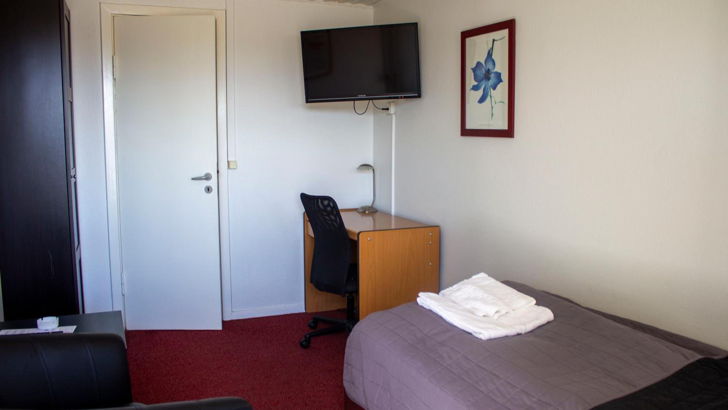 Single Room photo 3