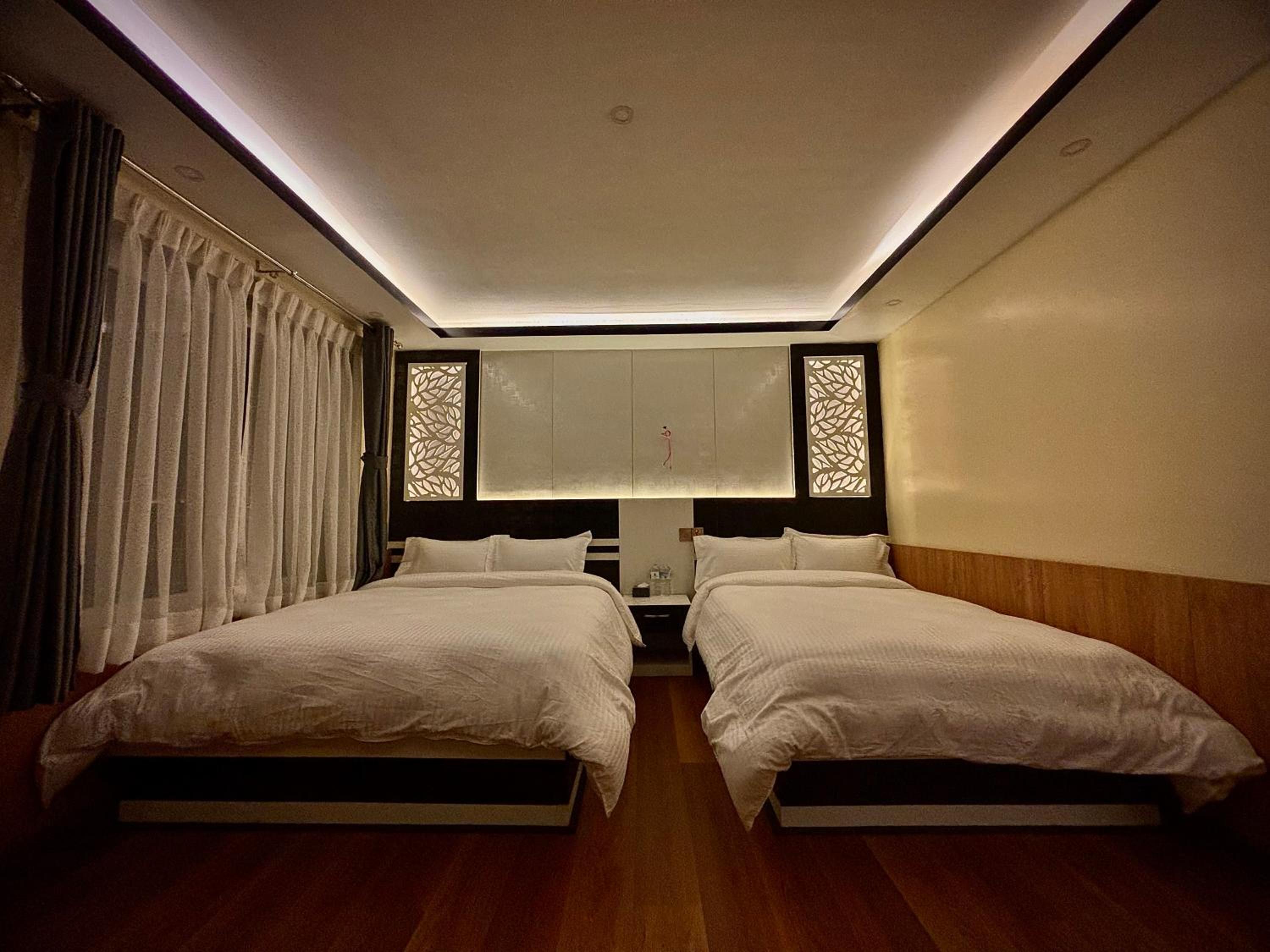 Quadruple Room with Balcony photo 3