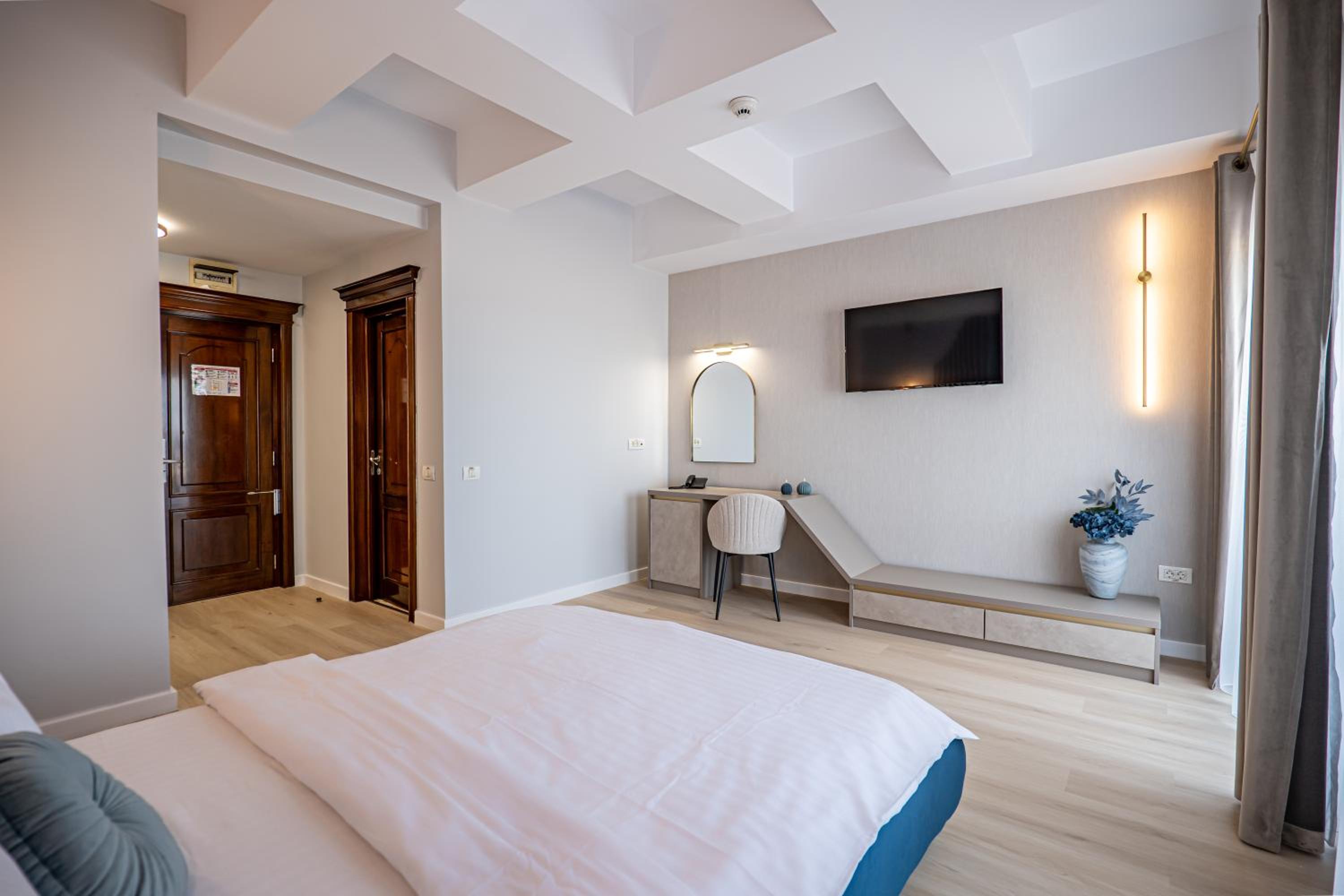 Double Room with Balcony and Sea View - Photo 5
