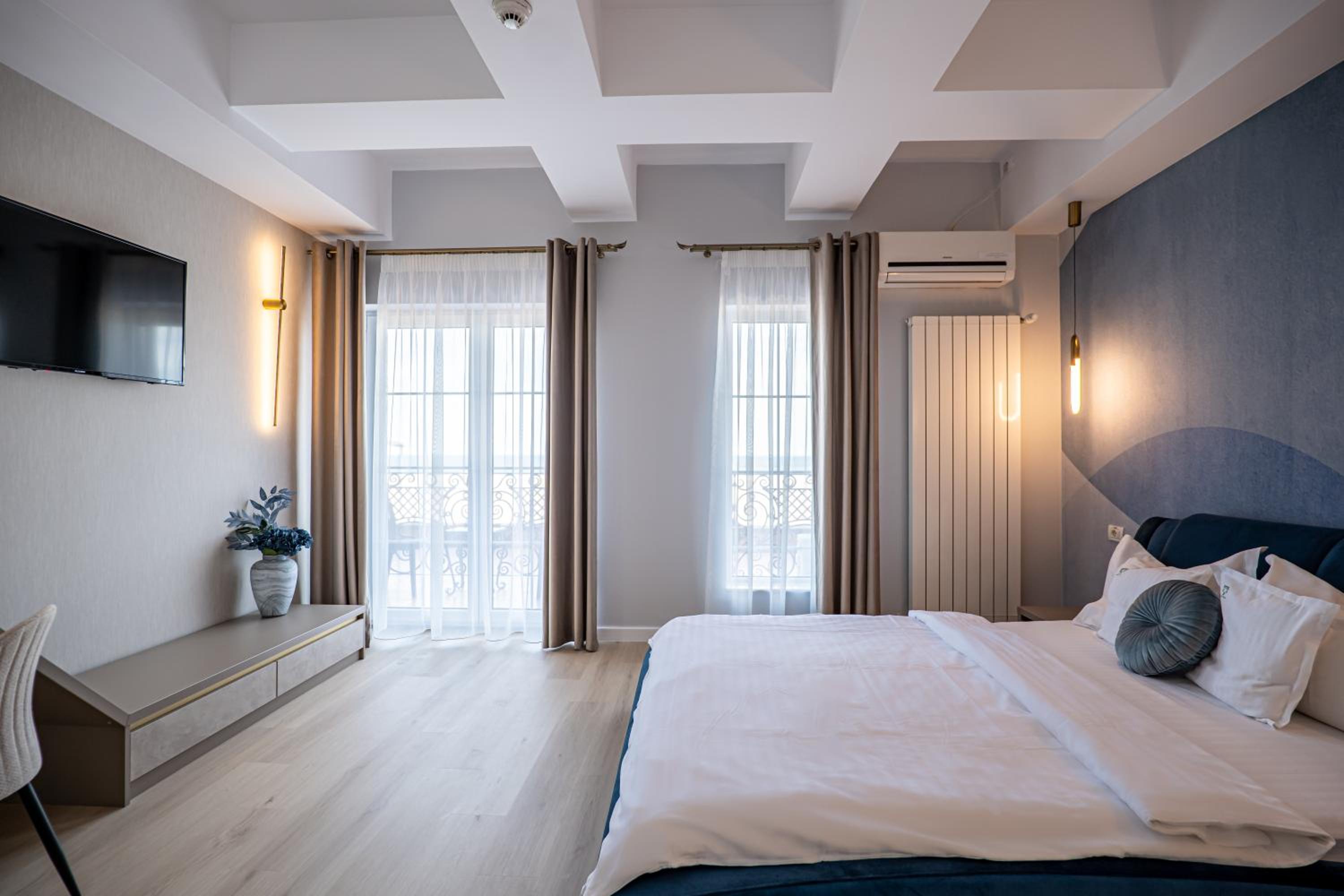 Double Room with Balcony and Sea View - Photo 4