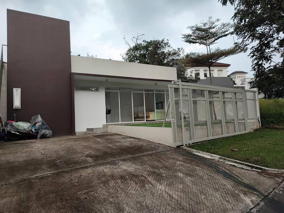 Three-Bedroom Villa photo 3