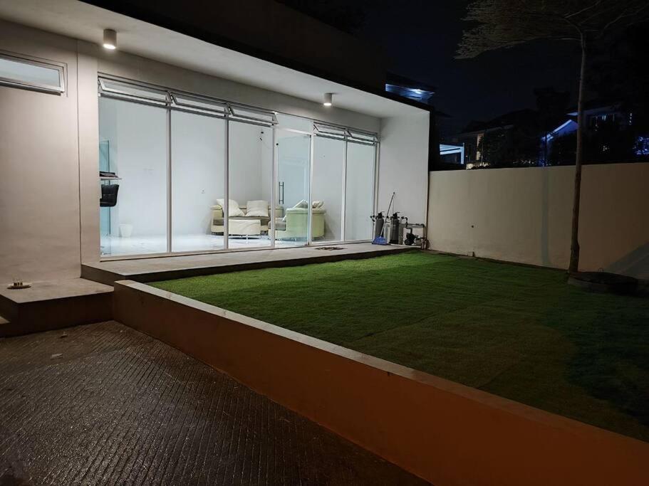 Three-Bedroom Villa photo 2