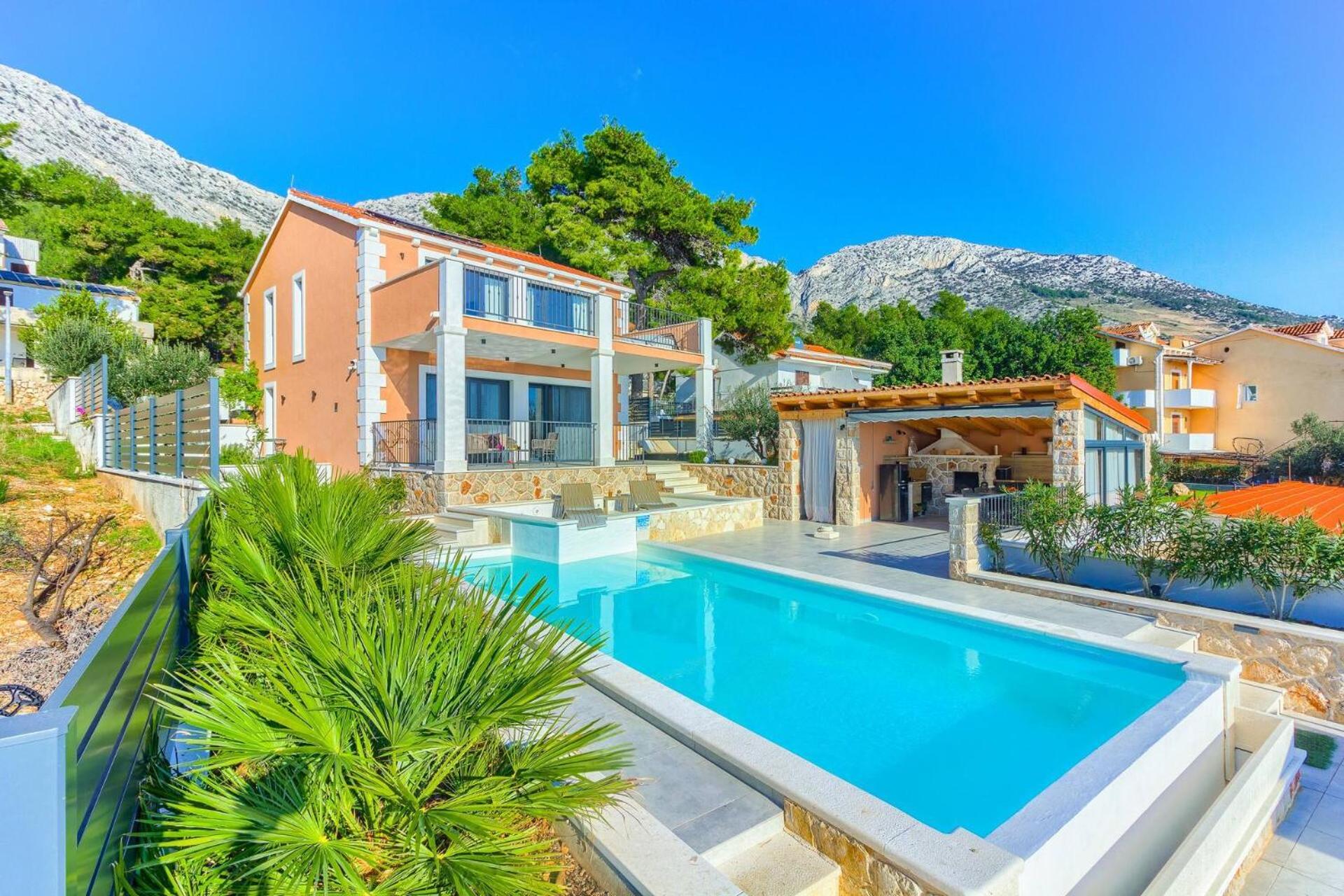 Villa With Private Pool photo 3