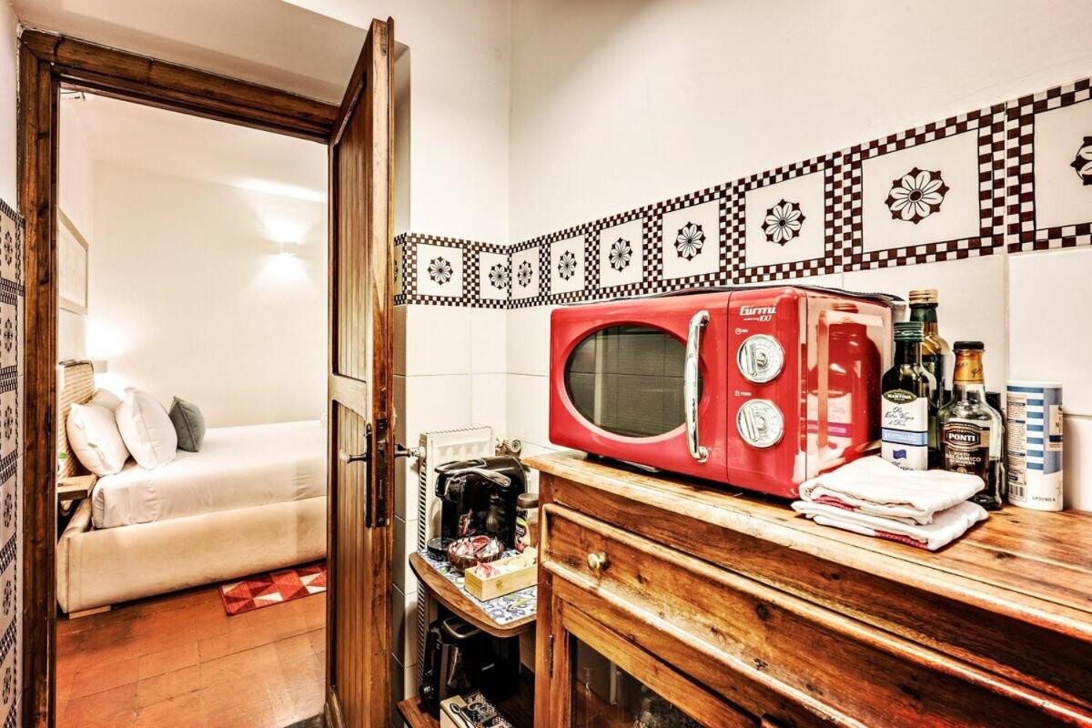 Deluxe One-Bedroom Apartment photo 3