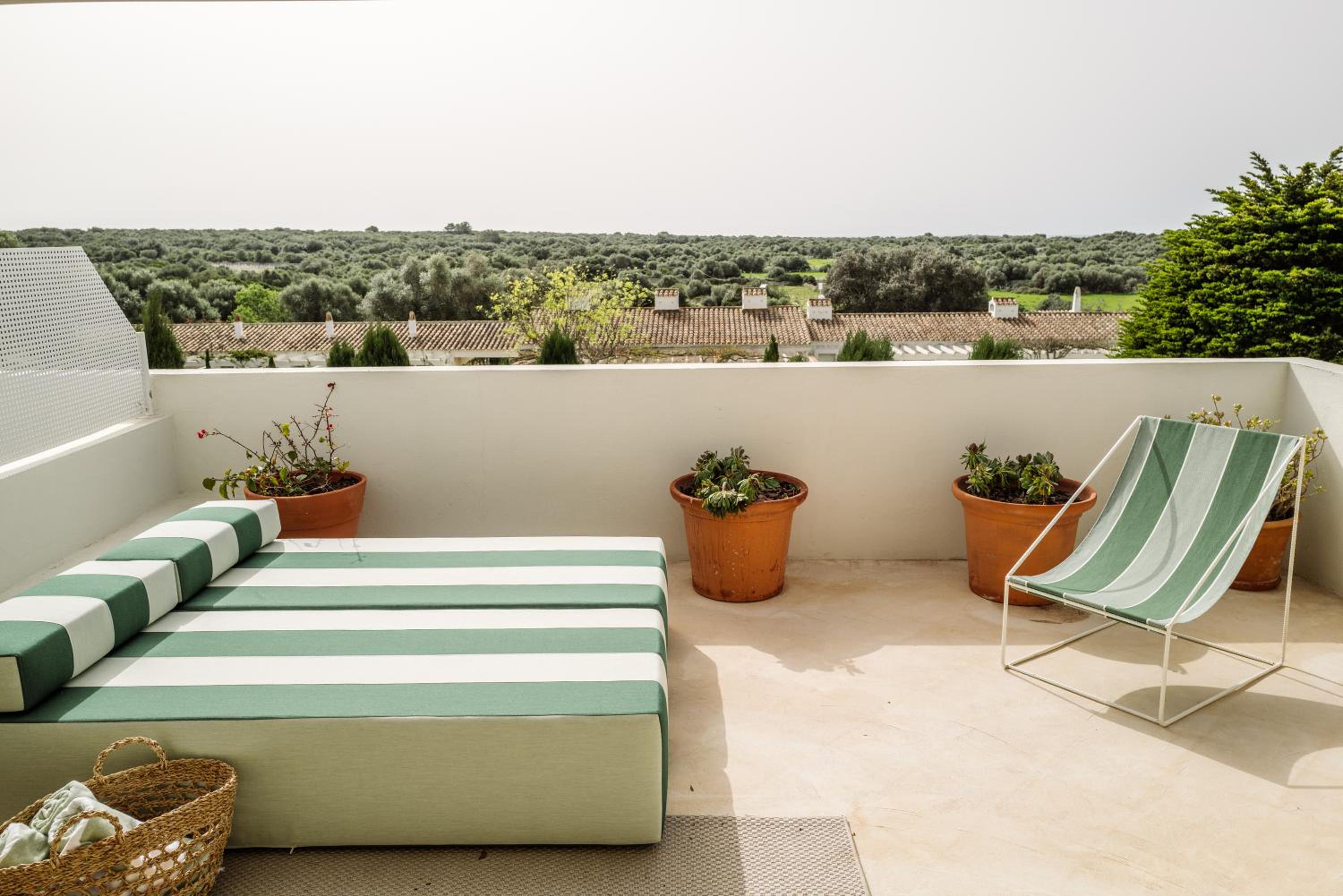 Deluxe Double Room with Balcony photo 3