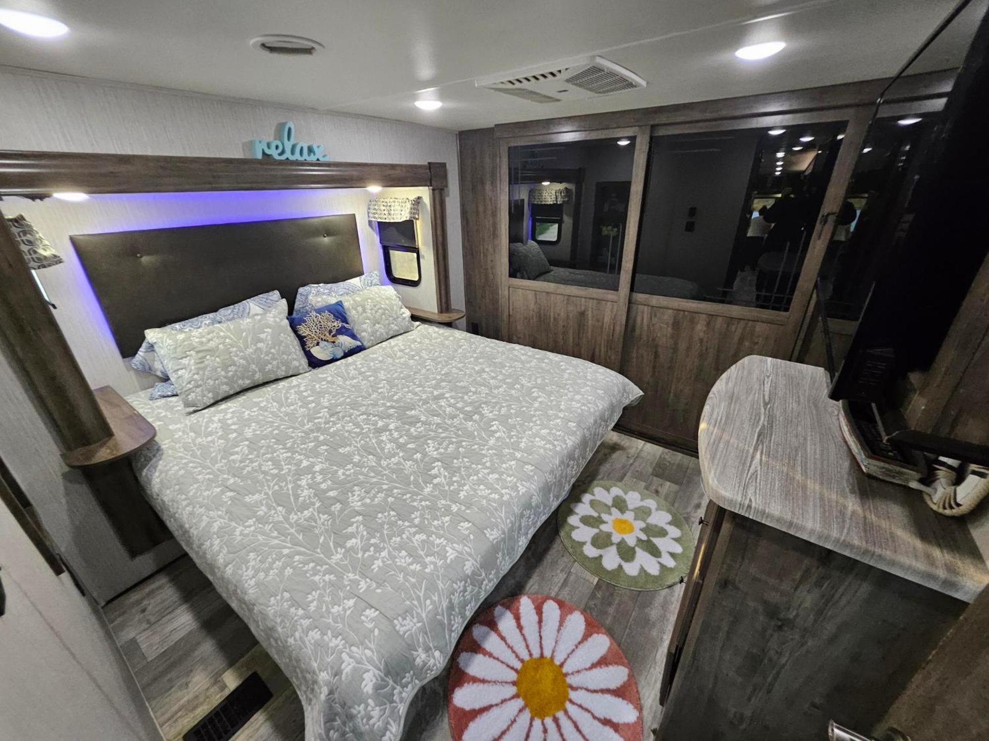 Deluxe Family Room photo 2