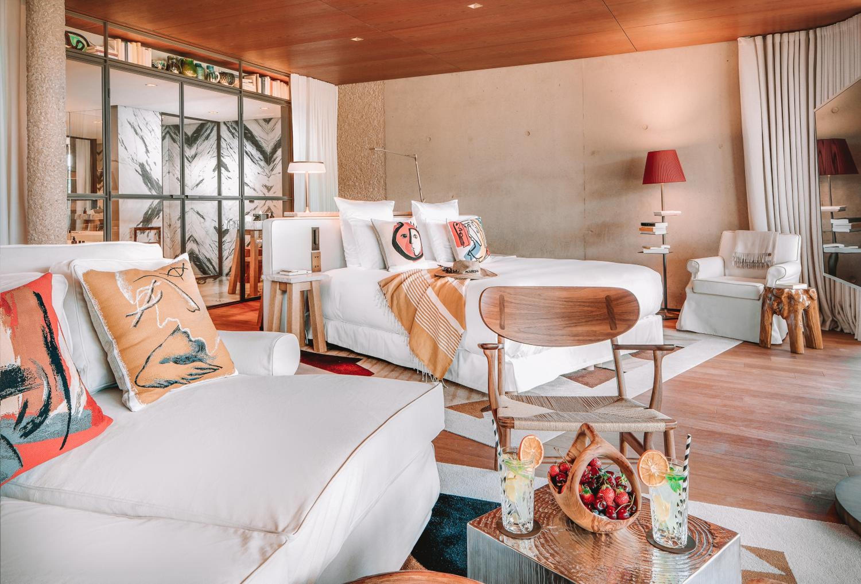 Master Suite with Sea View - Photo 2