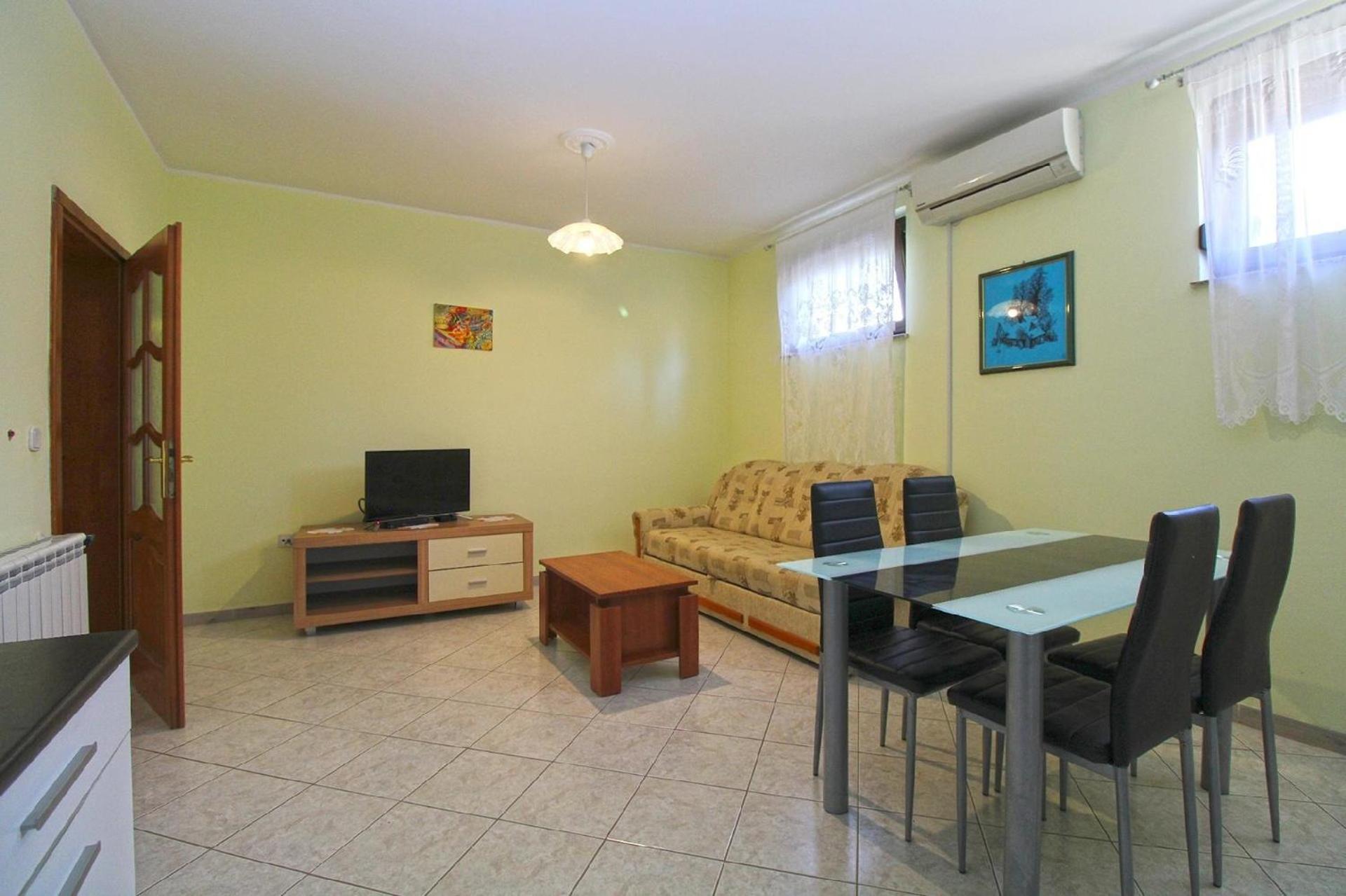 Apartment photo 1
