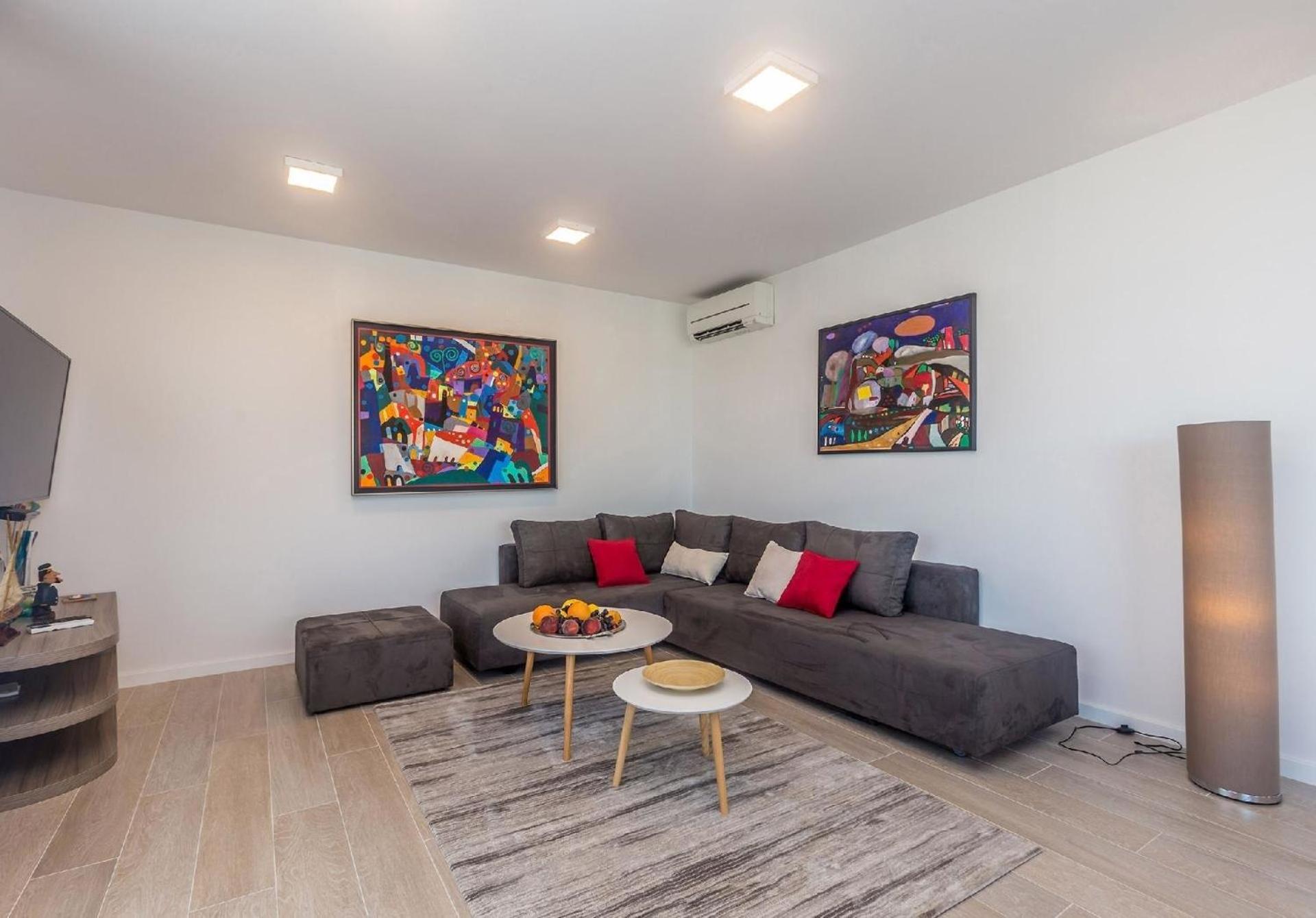 Apartment photo 1
