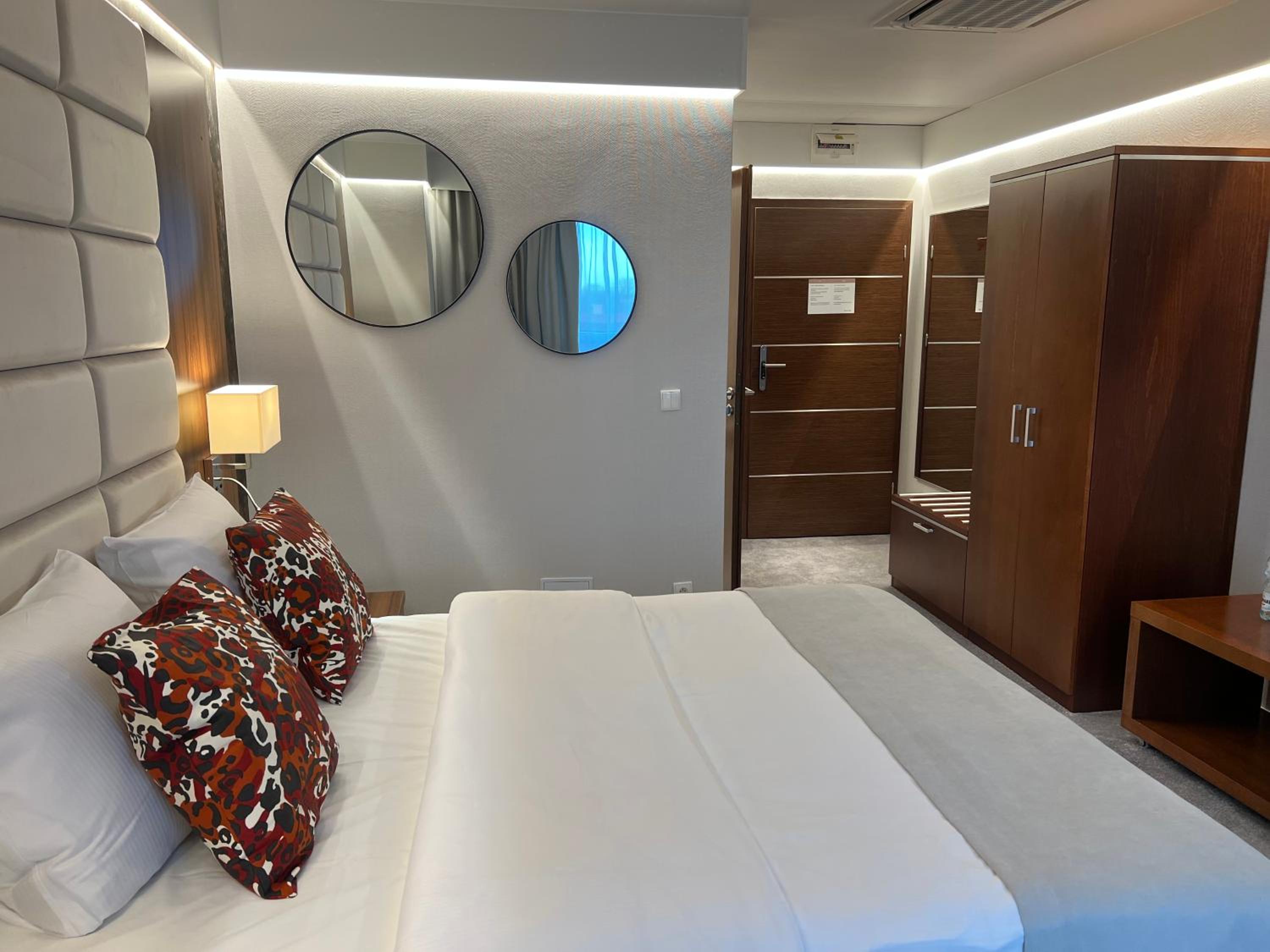 Large Single Room photo 2