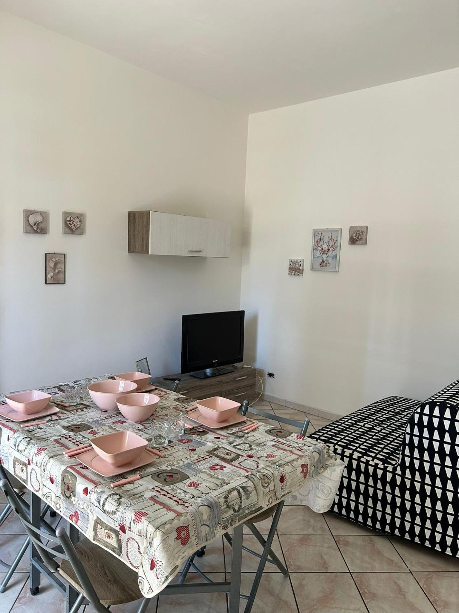 One-Bedroom Apartment photo 3